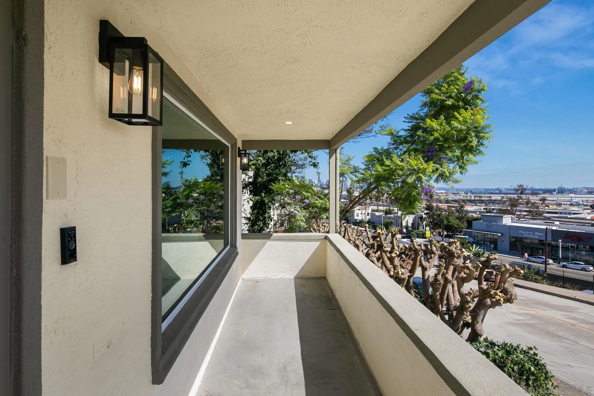 https://cdn.realtyfeed.com/cdn/127/260013479/ec34fcd0afecb0f32808056b23e8b9b9.webp