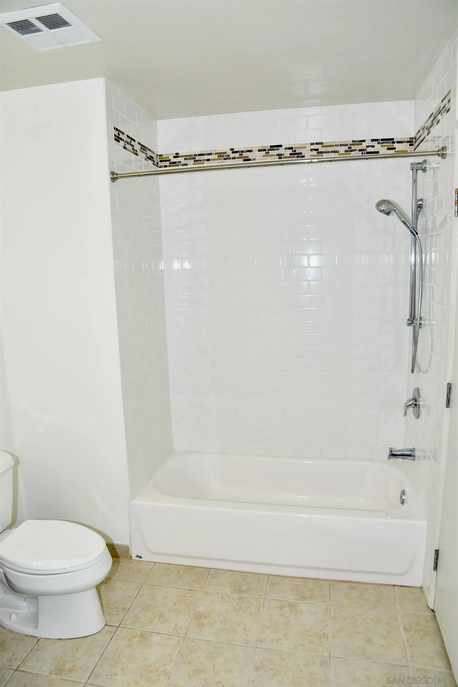 https://cdn.realtyfeed.com/cdn/127/260013480/485f471543d17499e5bb42bdf83d2290.webp
