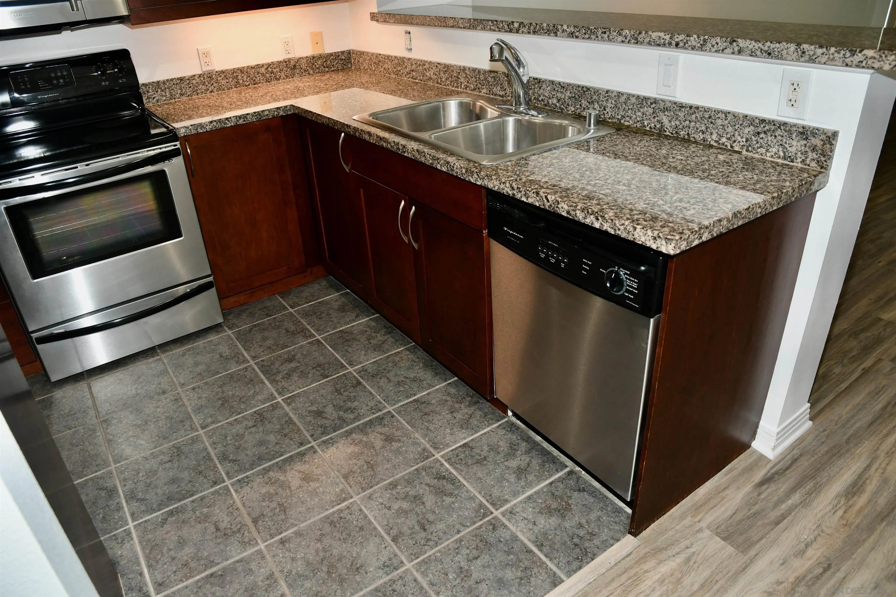 https://cdn.realtyfeed.com/cdn/127/260013480/c5773eda9b071369712c61cbb52e62e4.webp