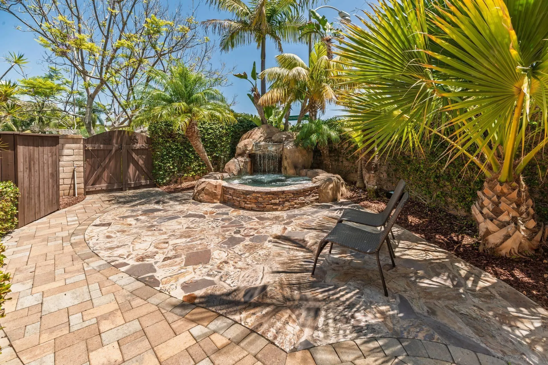 https://cdn.realtyfeed.com/cdn/127/260013486/2b016584d2e7743da82ffbabe475ae29.webp