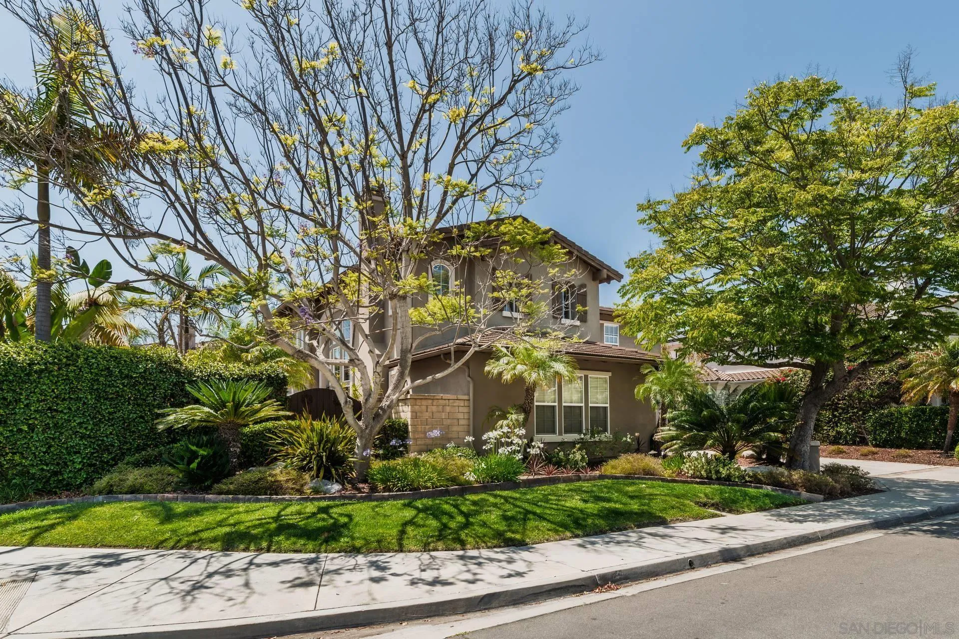 https://cdn.realtyfeed.com/cdn/127/260013486/303efca12a24fdaf71072aff3dcd64ae.webp