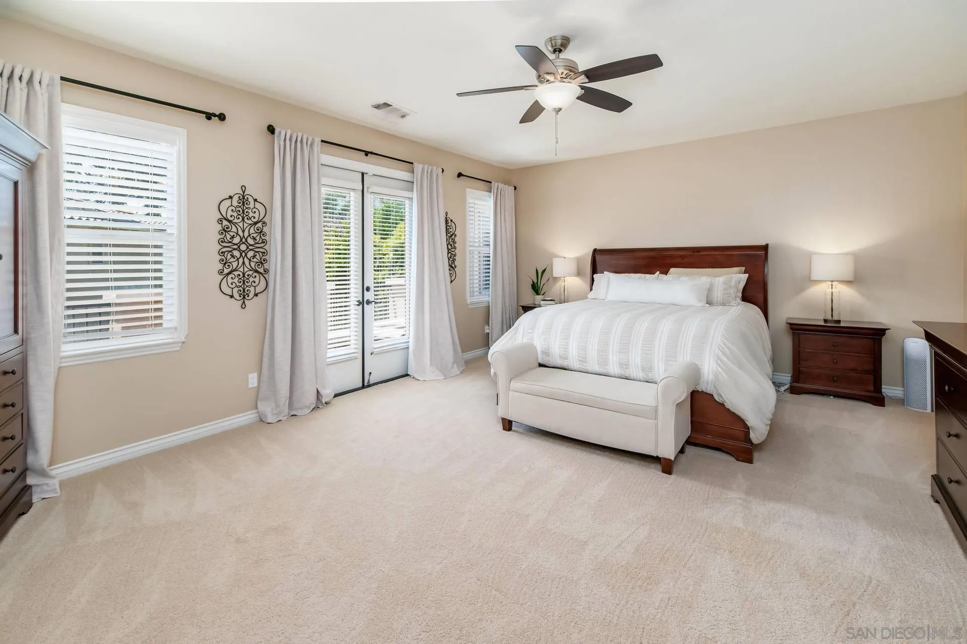 https://cdn.realtyfeed.com/cdn/127/260013486/74cb3b8c905bd4c0cc06491dd492a475.webp