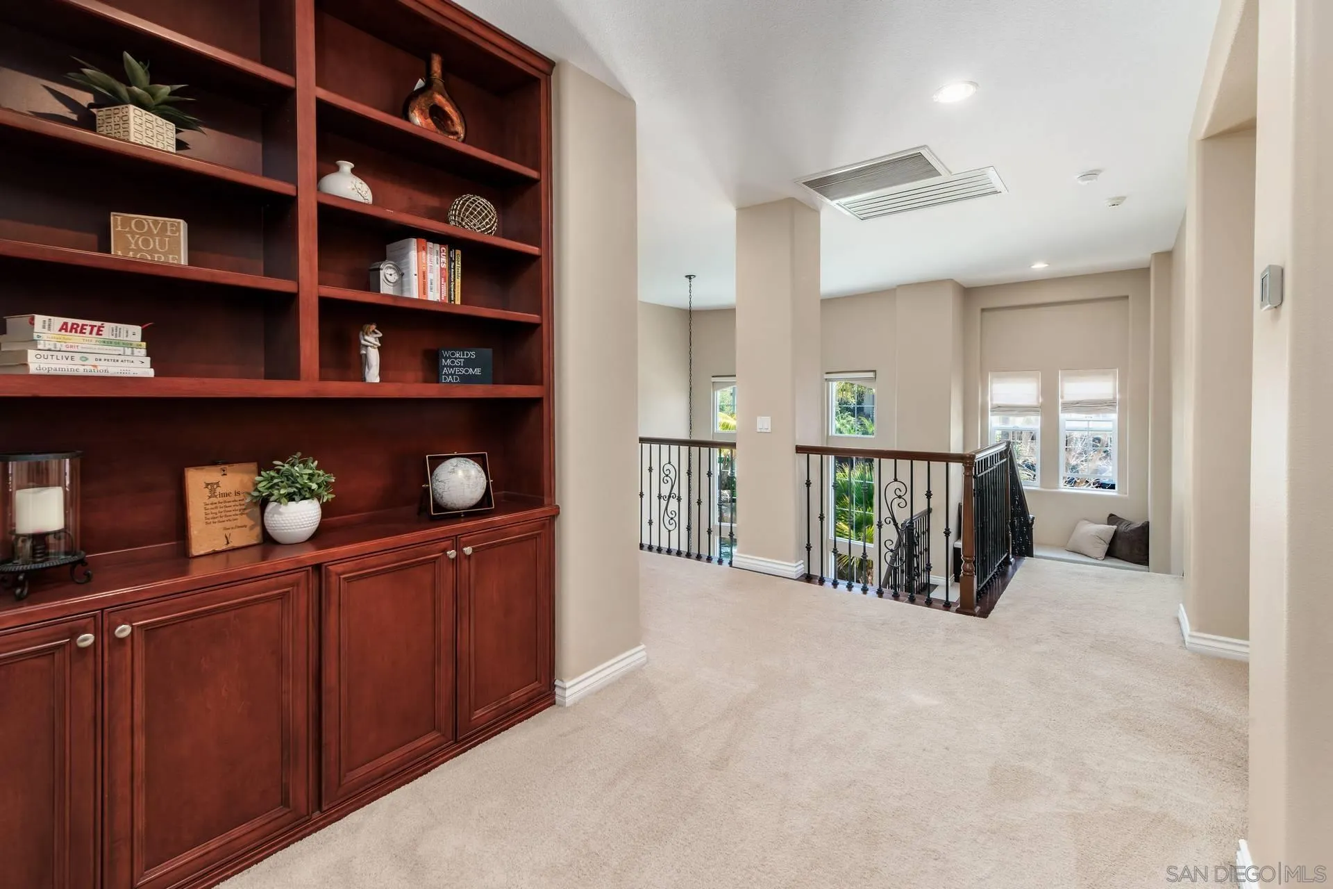 https://cdn.realtyfeed.com/cdn/127/260013486/99c449a0fefbf68c2a5b32b183b85aab.webp