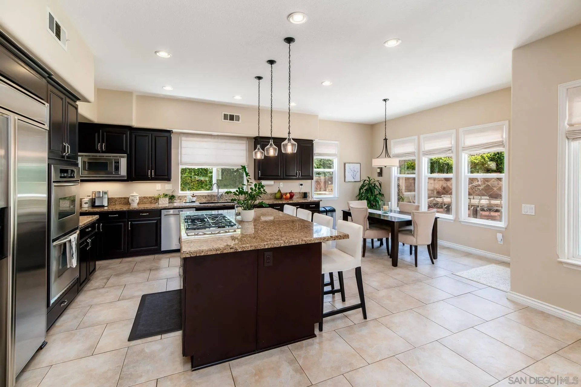https://cdn.realtyfeed.com/cdn/127/260013486/bab8b44c60a2136542b674118c82c228.webp