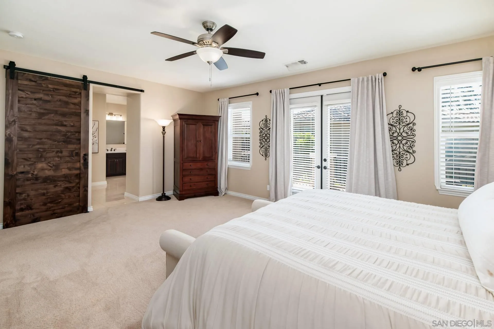 https://cdn.realtyfeed.com/cdn/127/260013486/d15dd3cae8f18c62482df1614bbdb844.webp