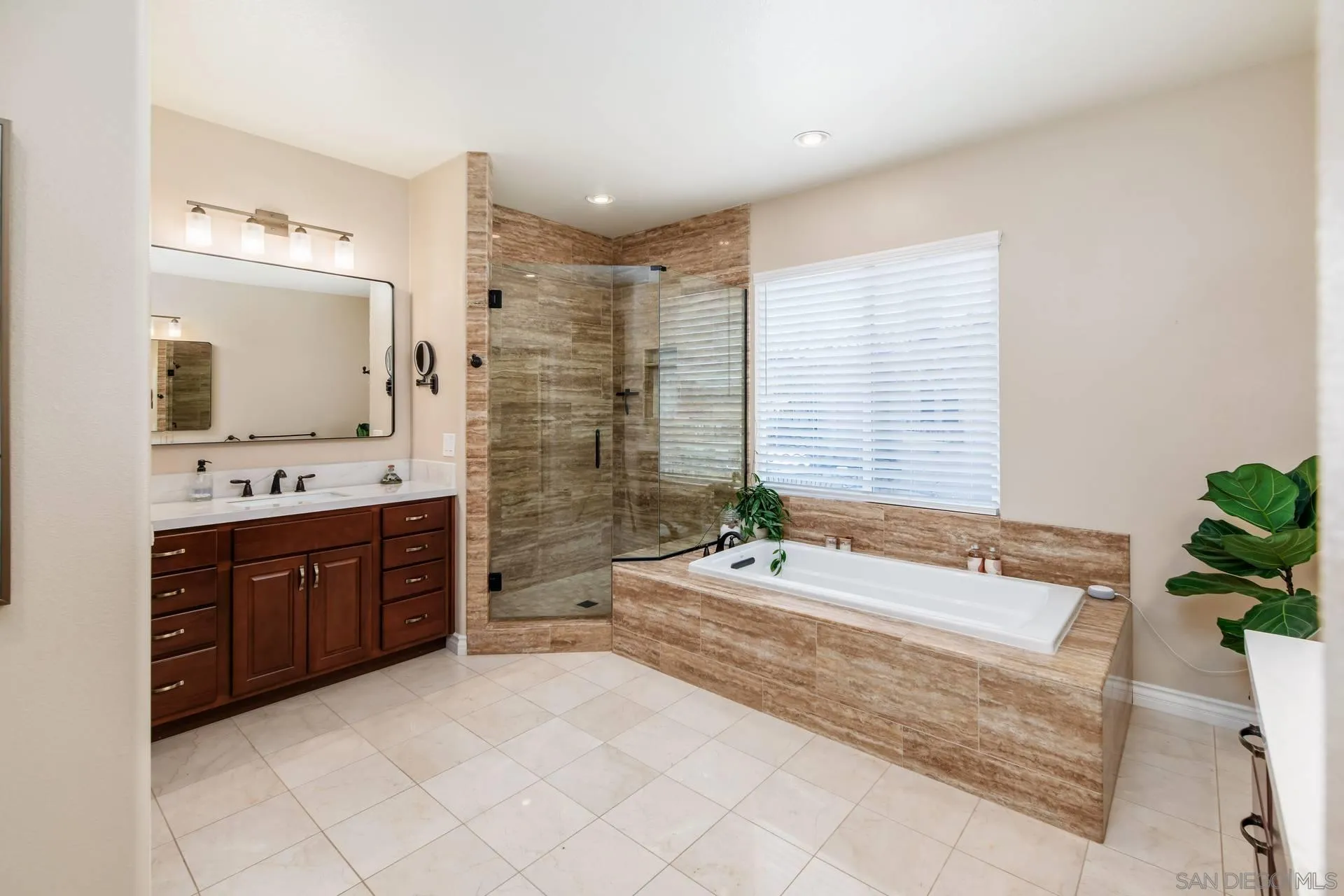 https://cdn.realtyfeed.com/cdn/127/260013486/f1ec49c7b646a1af1ffa4cca2f0e4256.webp