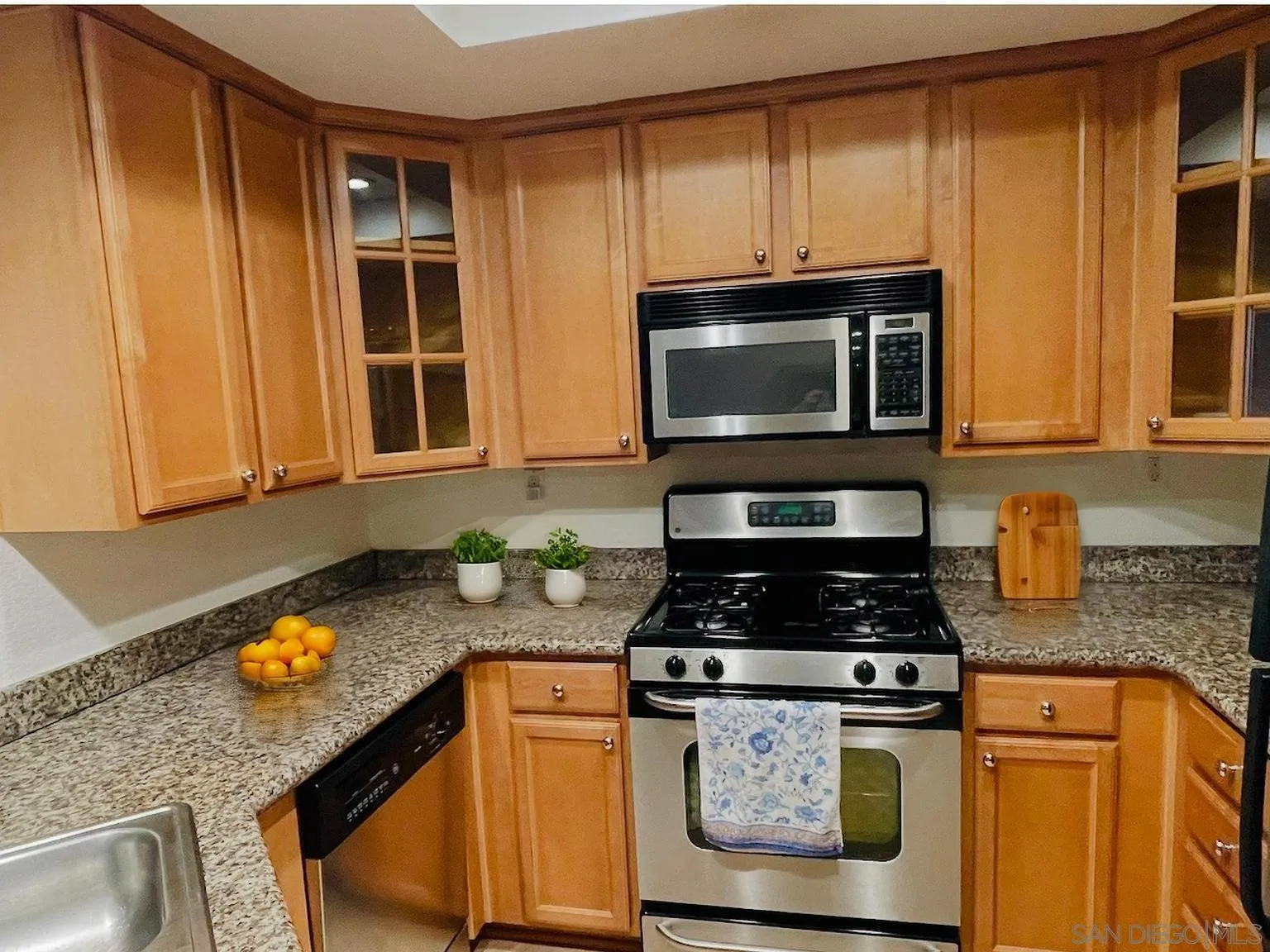 Photo #4: 260013492 Listing: Photo #4