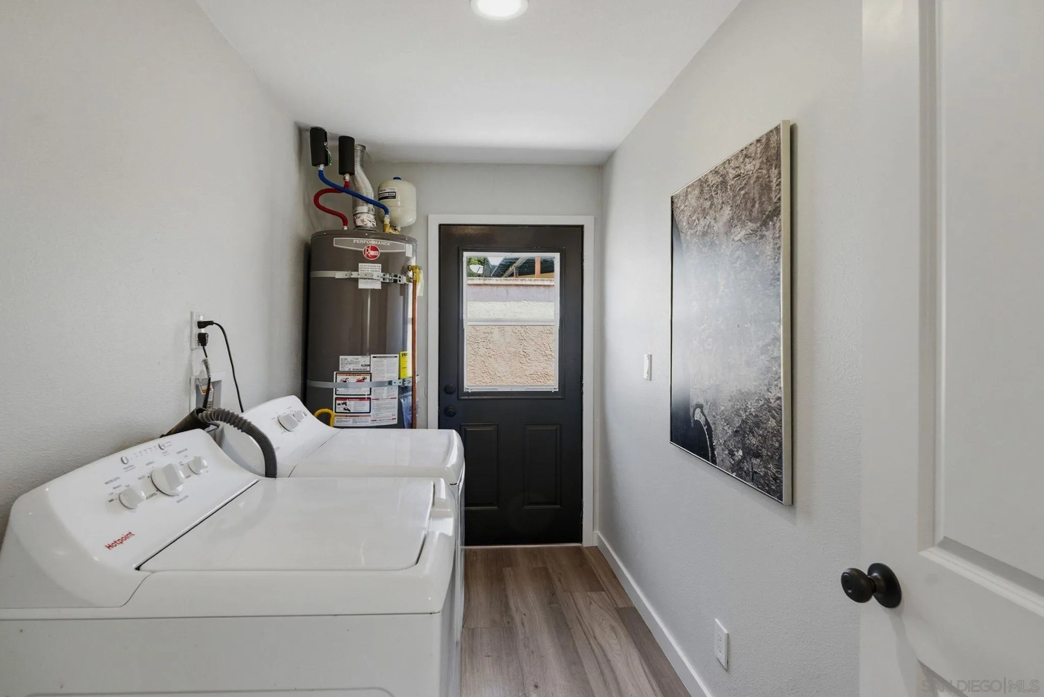https://cdn.realtyfeed.com/cdn/127/260013494/57c6ab54b3272ed04c534c7dbe8dc966.webp