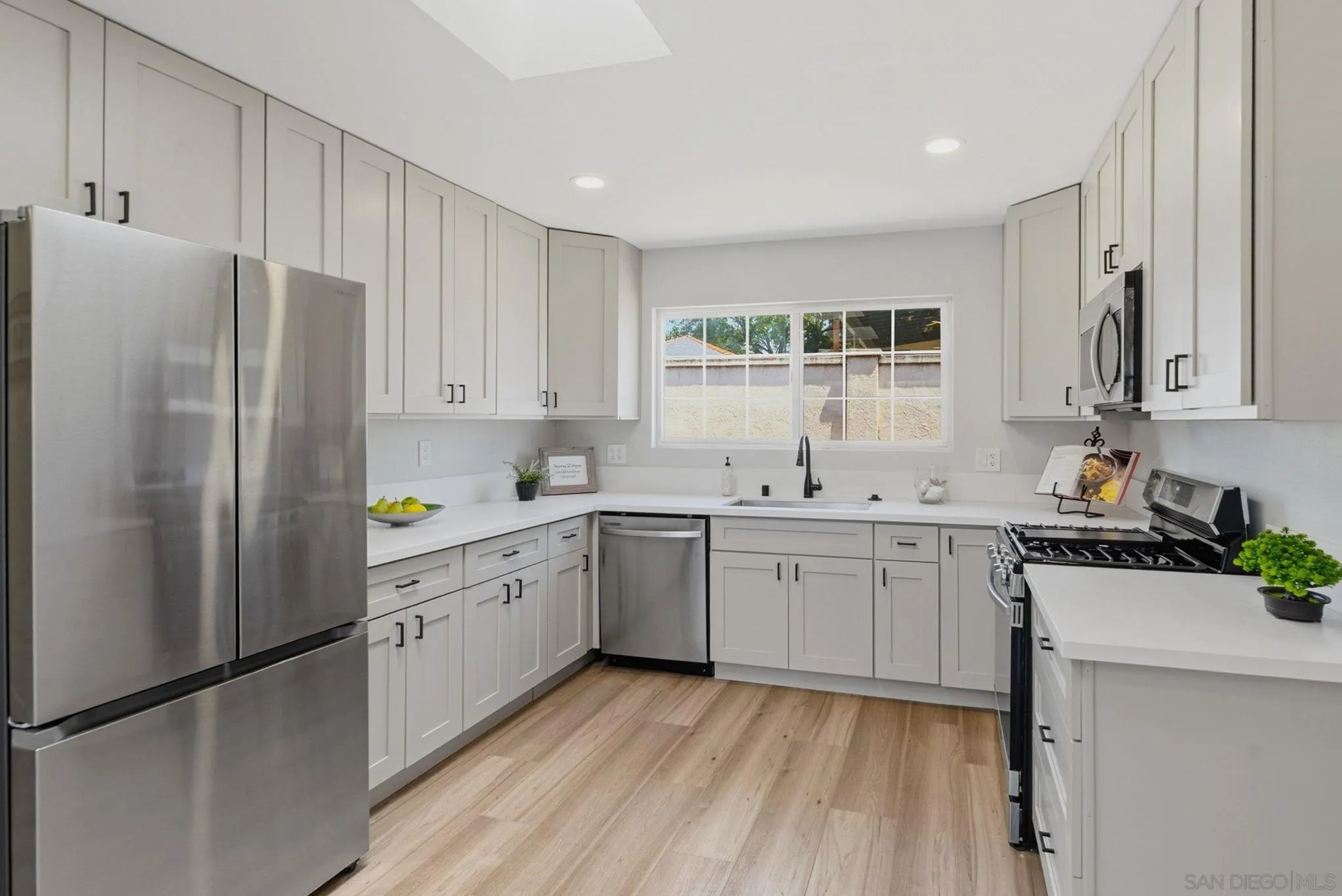 https://cdn.realtyfeed.com/cdn/127/260013494/b7699c87a517117ab50d329b2a7dd7b0.webp