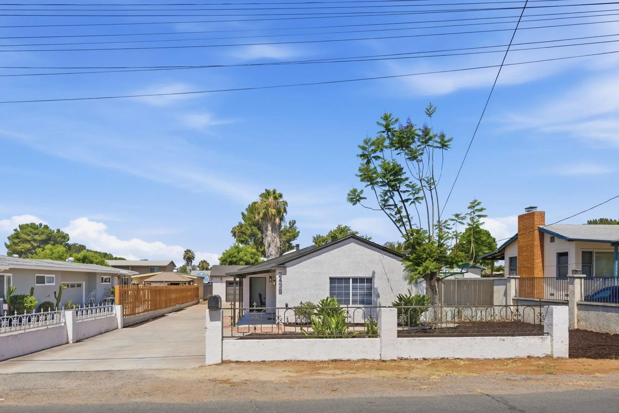 https://cdn.realtyfeed.com/cdn/127/260013494/b7d2de9c3cba13295ffaae821a9045fb.webp
