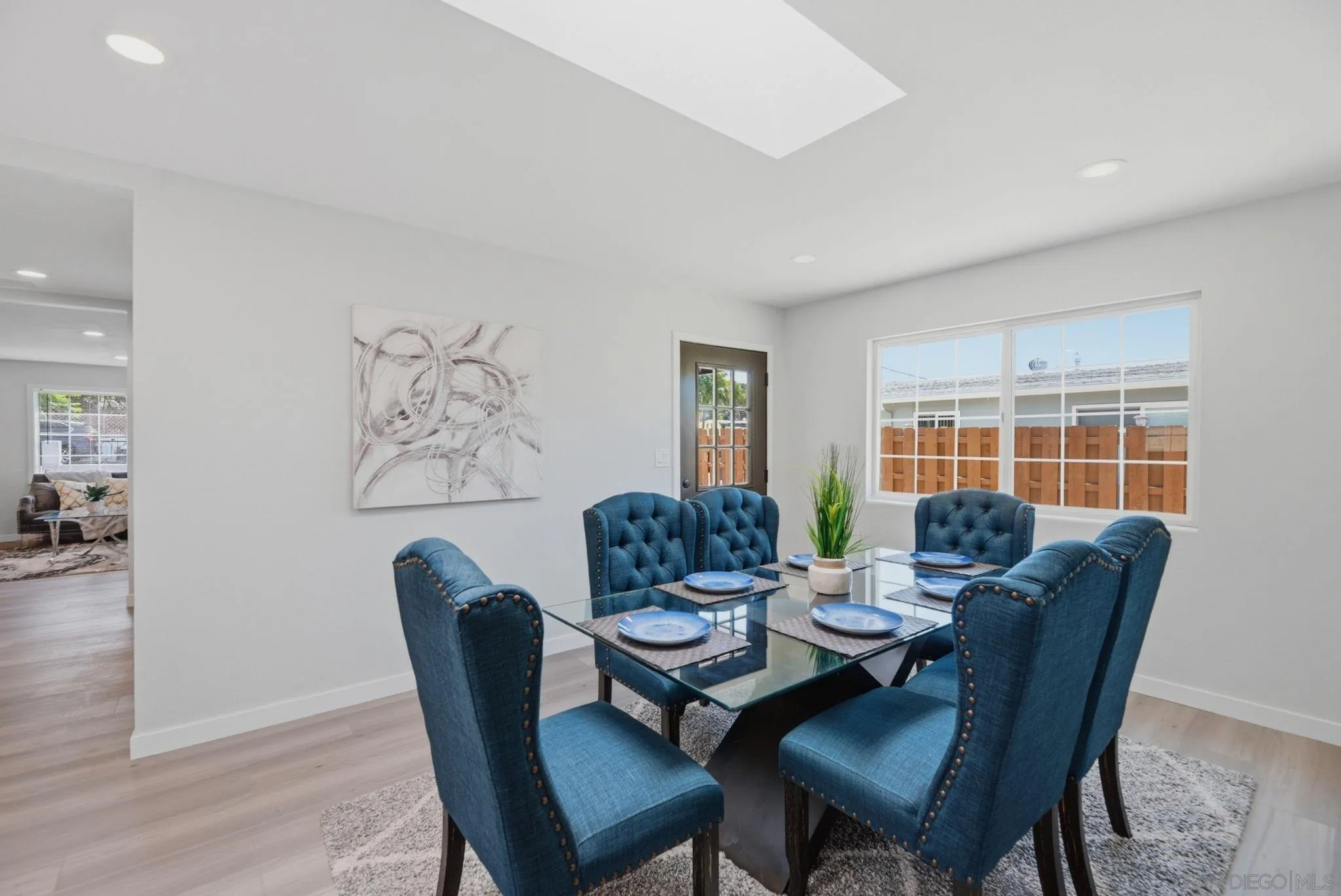 https://cdn.realtyfeed.com/cdn/127/260013494/bcb68e204763eba82a295324d743908b.webp