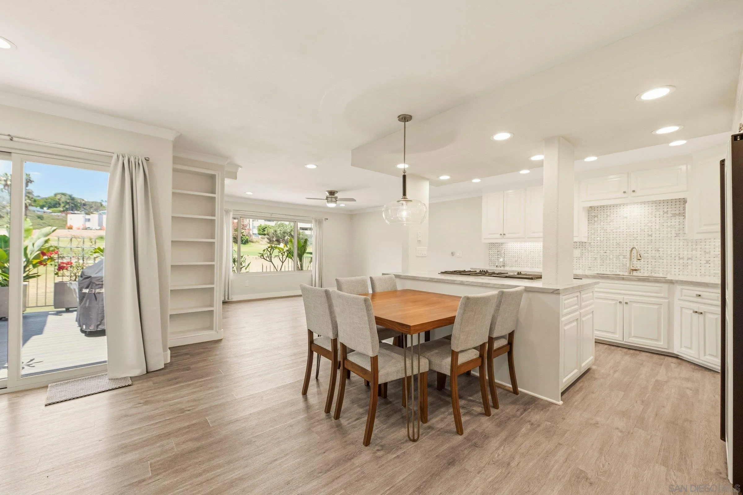 Photo #2: 260013498 Listing: Photo #2