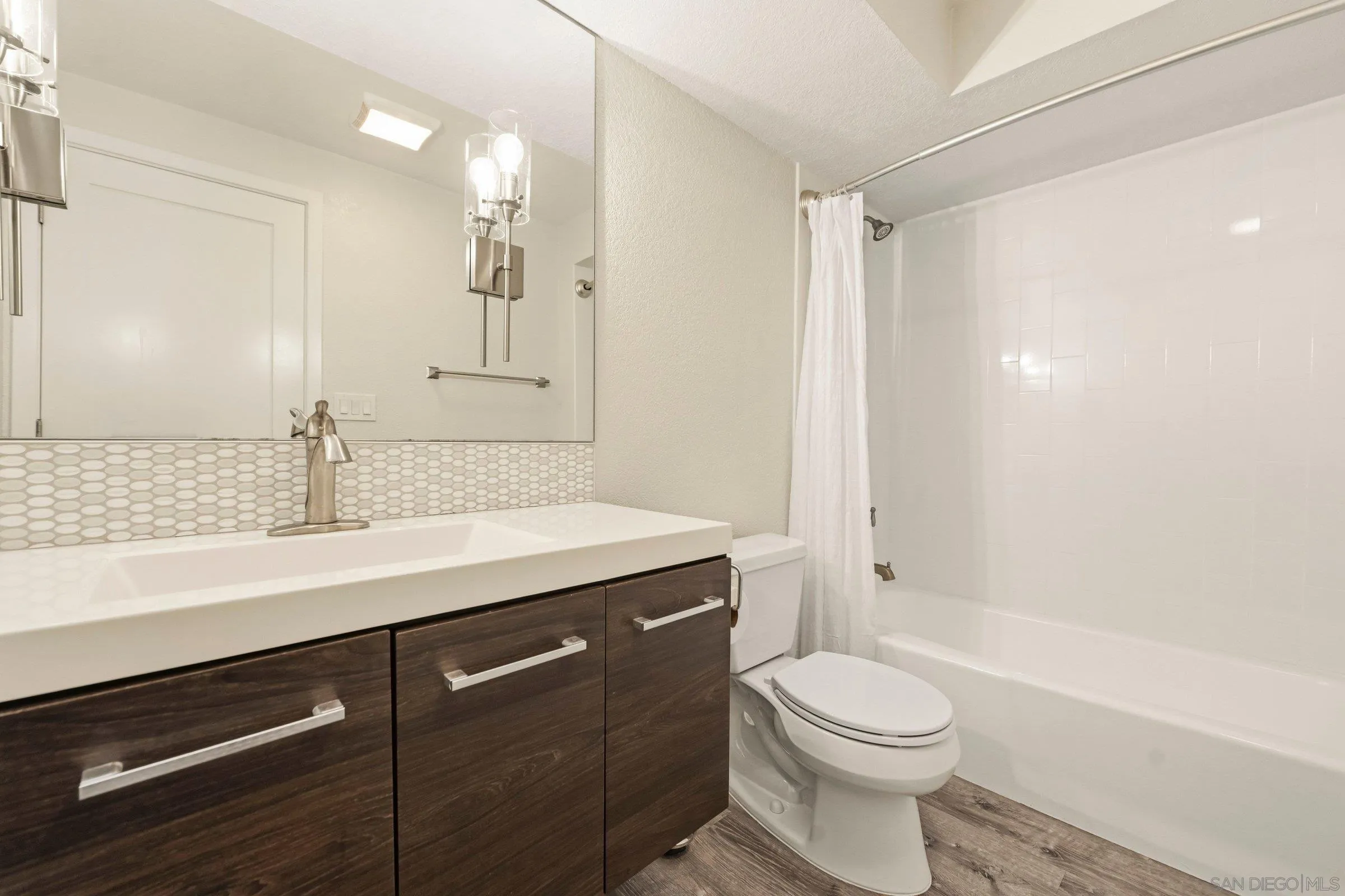 Photo #9: 260013498 Listing: Photo #9