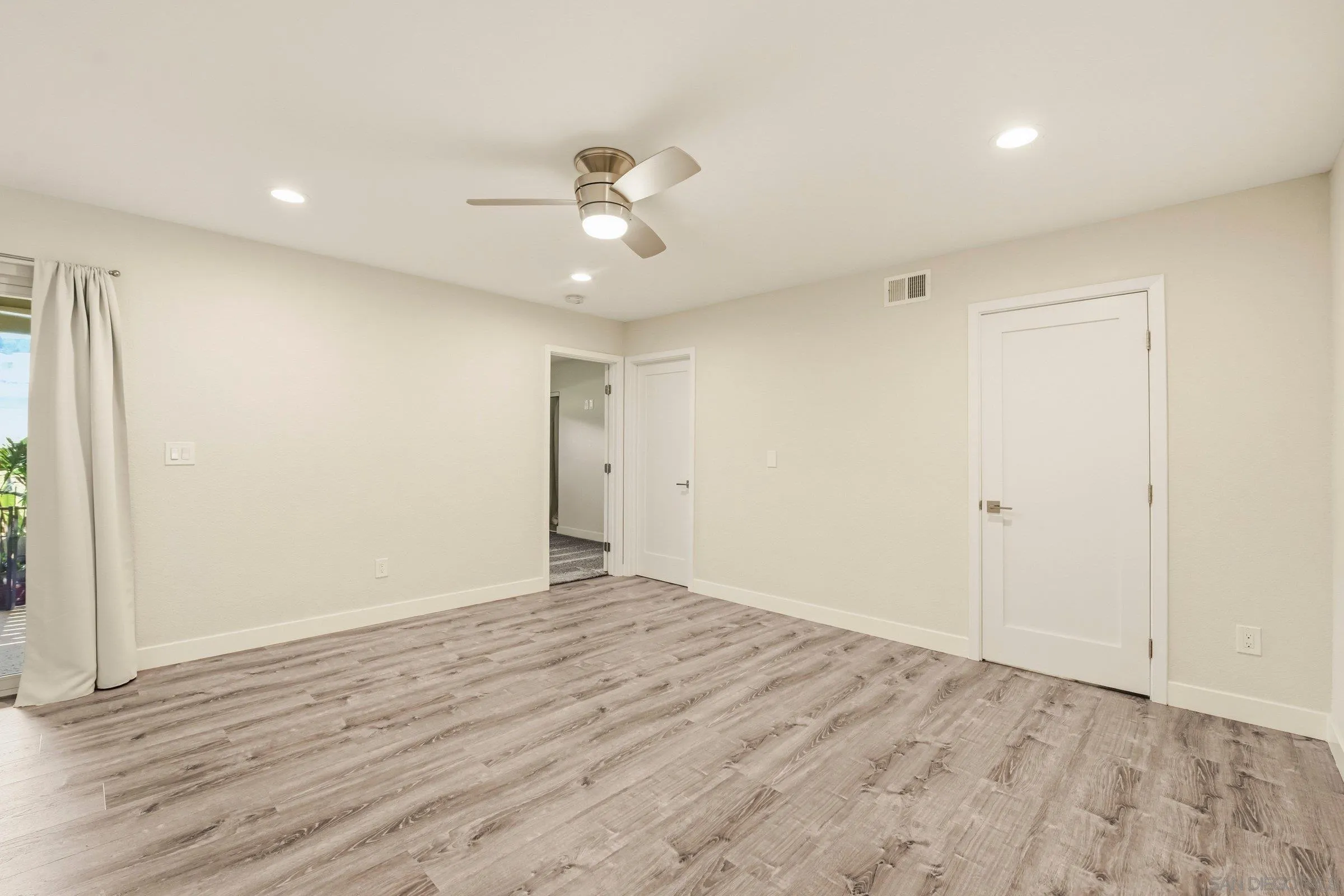 Photo #6: 260013498 Listing: Photo #6