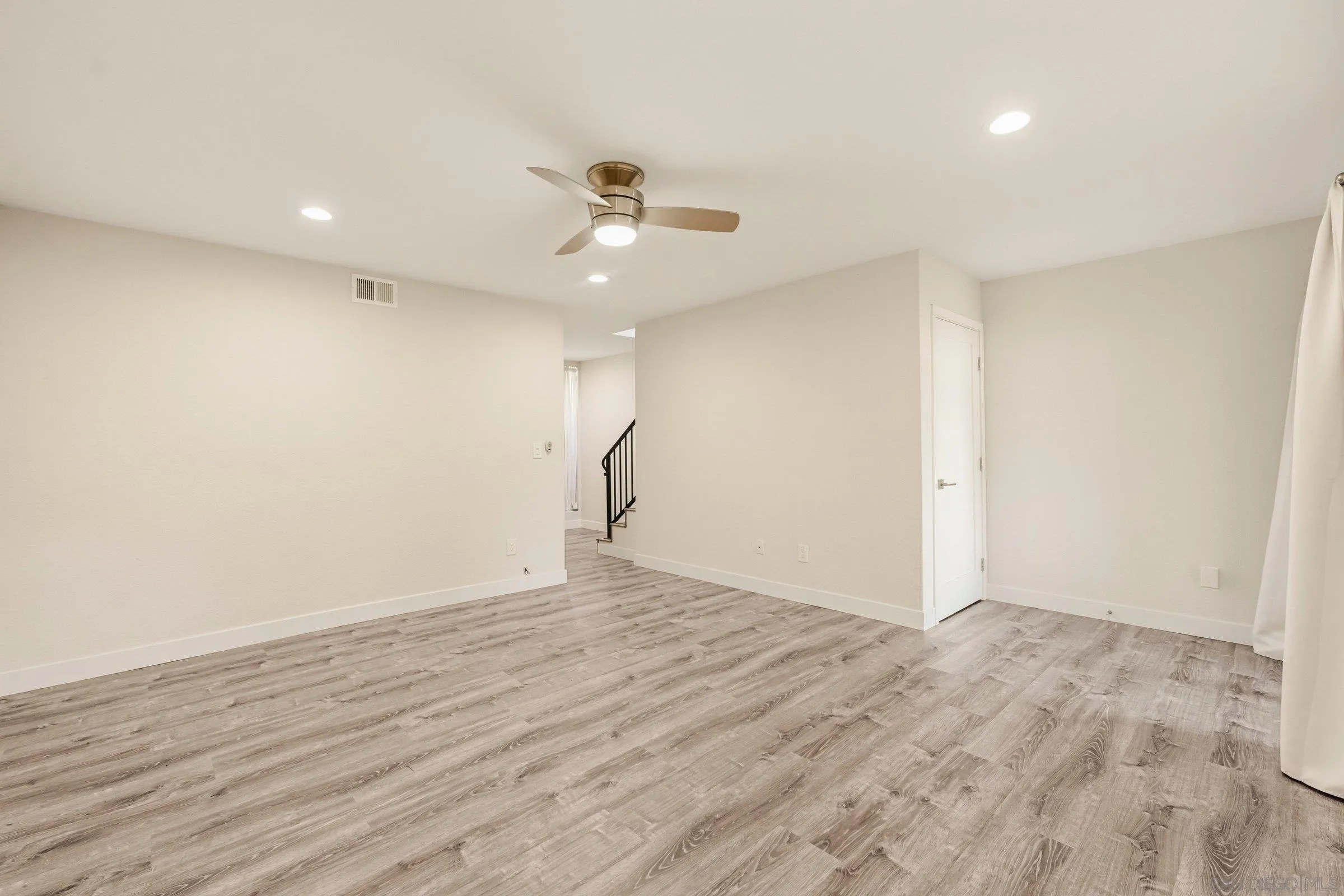 Photo #5: 260013498 Listing: Photo #5