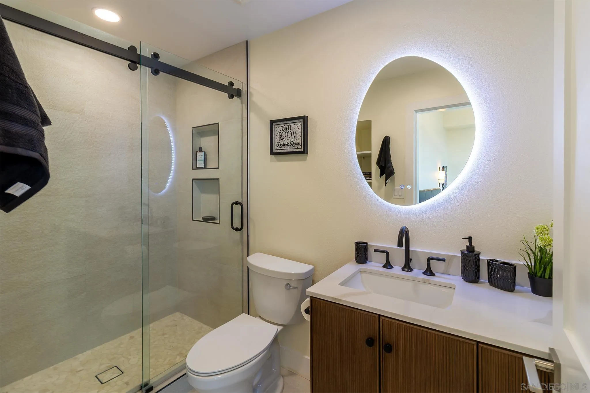 Photo #12: 260013500 Listing: Photo #12
