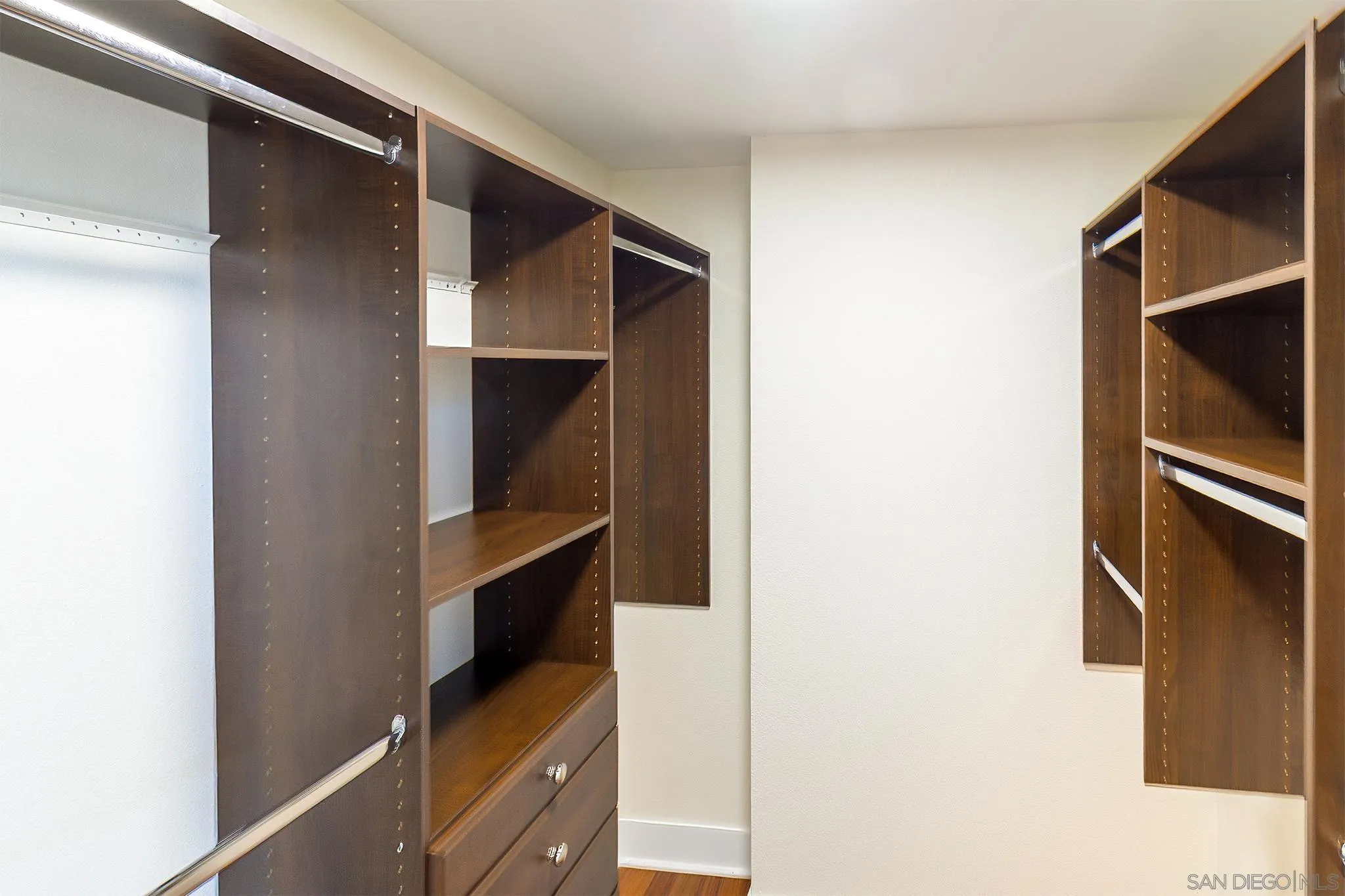 Photo #13: 260013500 Listing: Photo #13