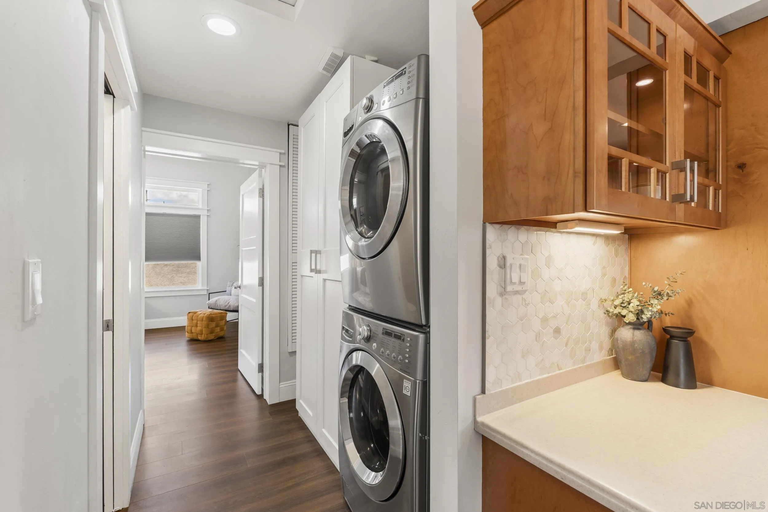 https://cdn.realtyfeed.com/cdn/127/260013504/3cc7ddbbe2bf59282427c2a6683d7a1b.webp