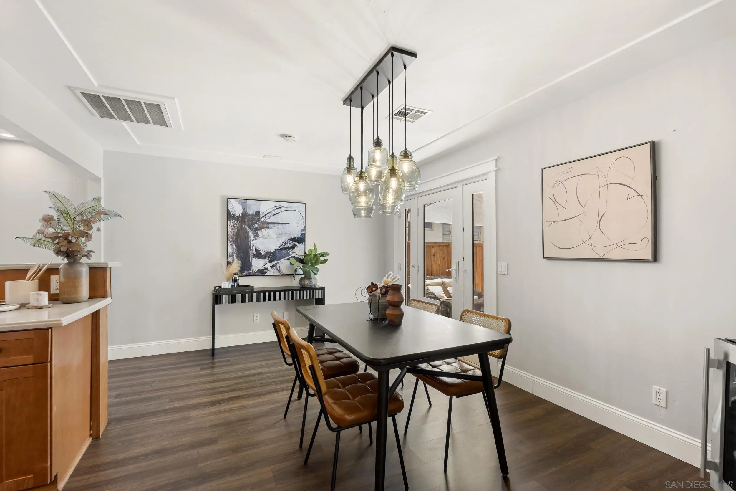 https://cdn.realtyfeed.com/cdn/127/260013504/b332844604e3856c0067cb189ca240f9.webp
