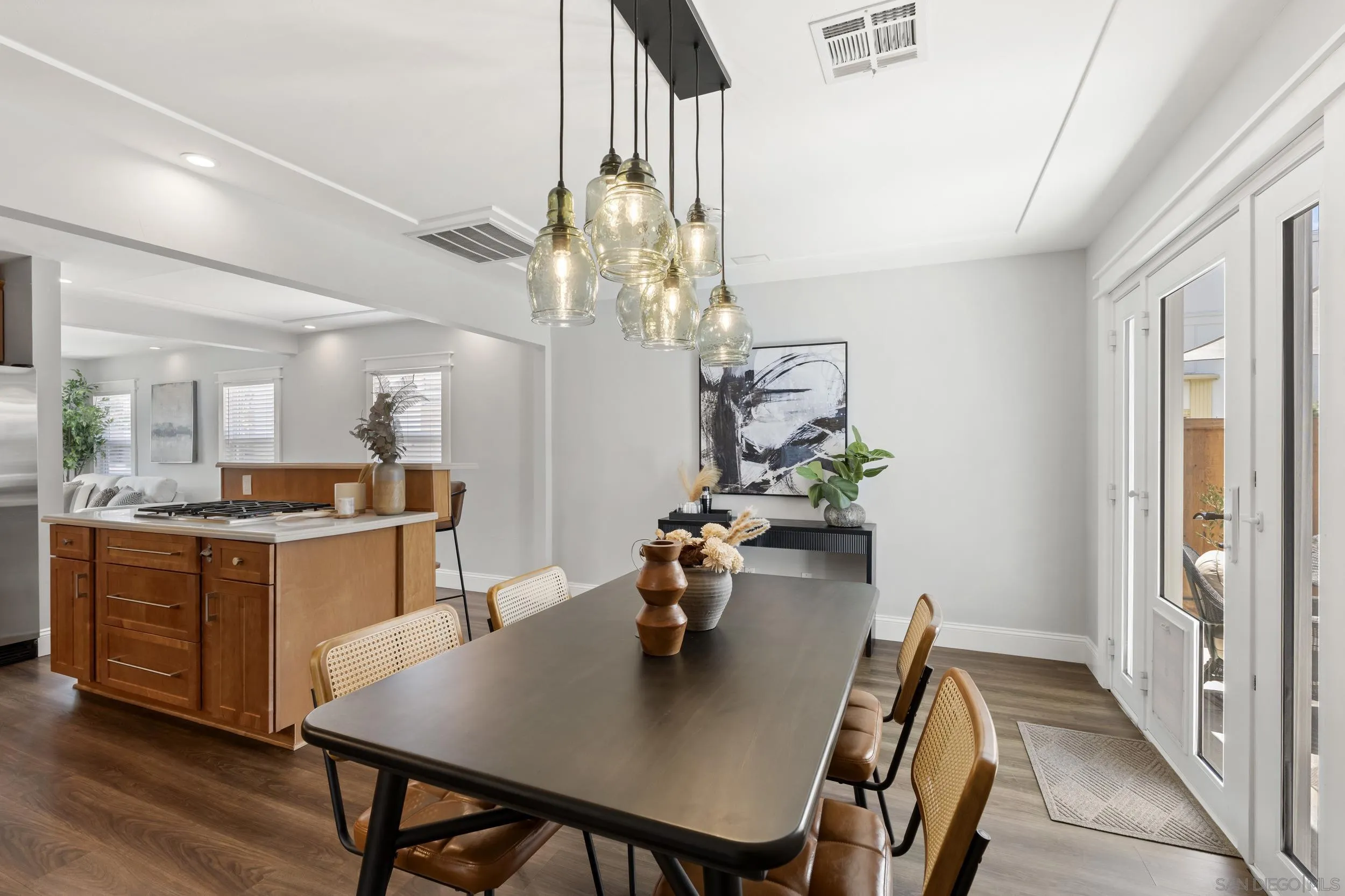 https://cdn.realtyfeed.com/cdn/127/260013504/c7462426567e18936f02a743c1c13226.webp