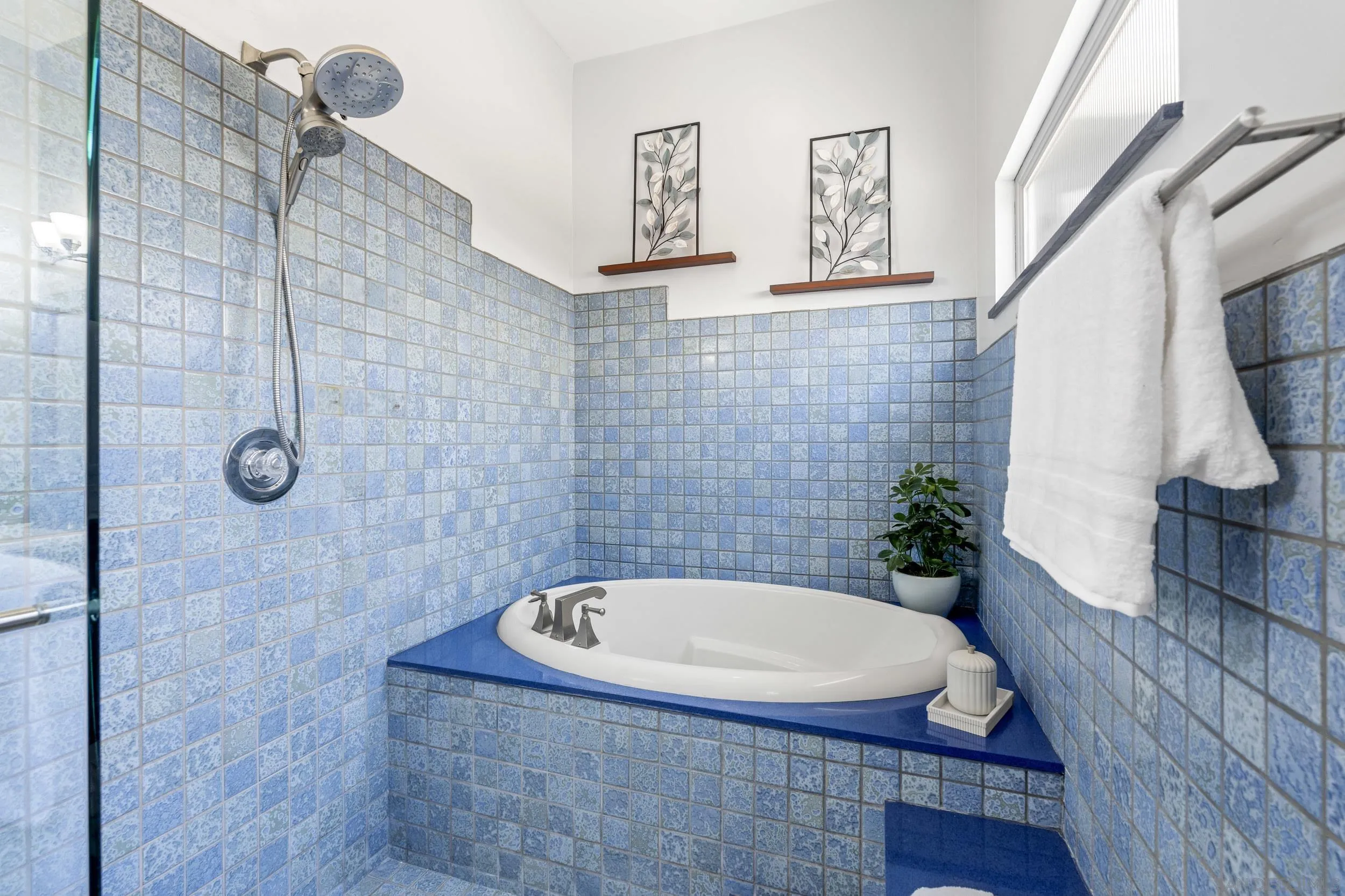 https://cdn.realtyfeed.com/cdn/127/260013504/e1ad21be2c4f66011e7ceac26a368e6d.webp