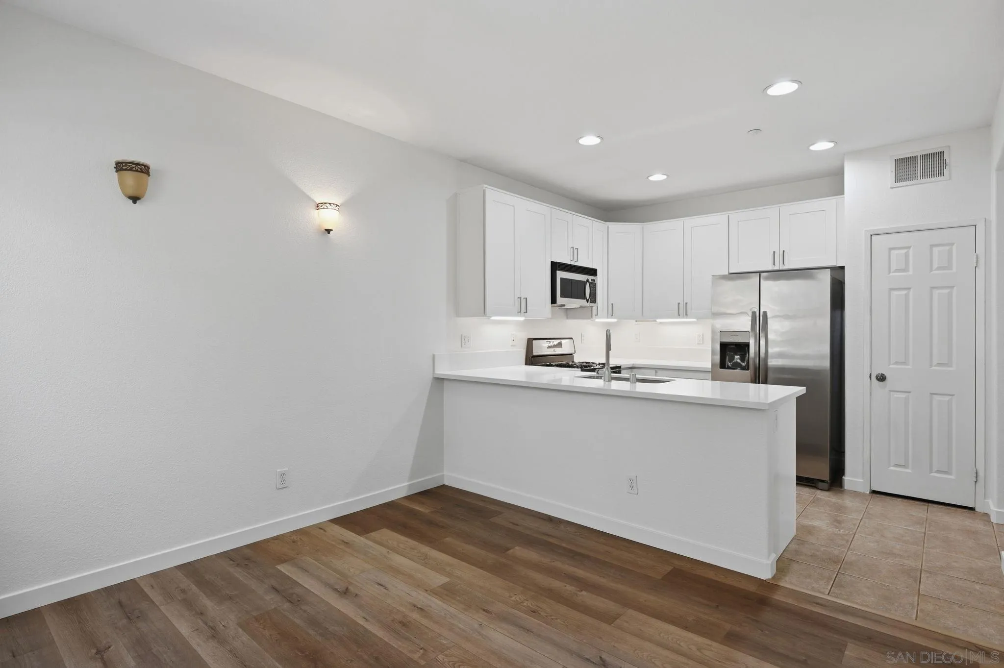 Photo #4: 260013510 Listing: Photo #4