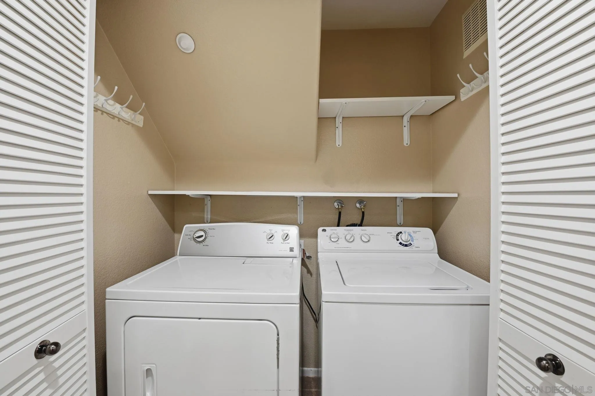 Photo #20: 260013510 Listing: Photo #20