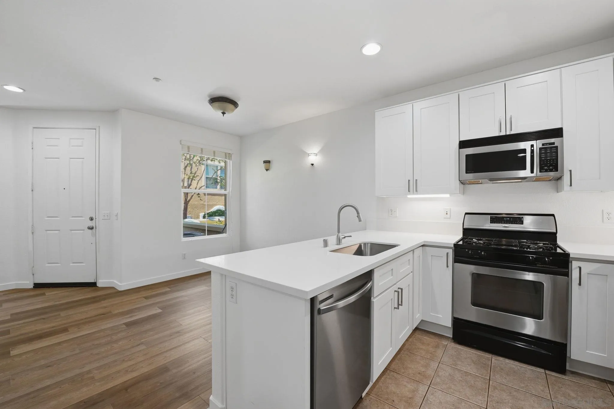 Photo #5: 260013510 Listing: Photo #5
