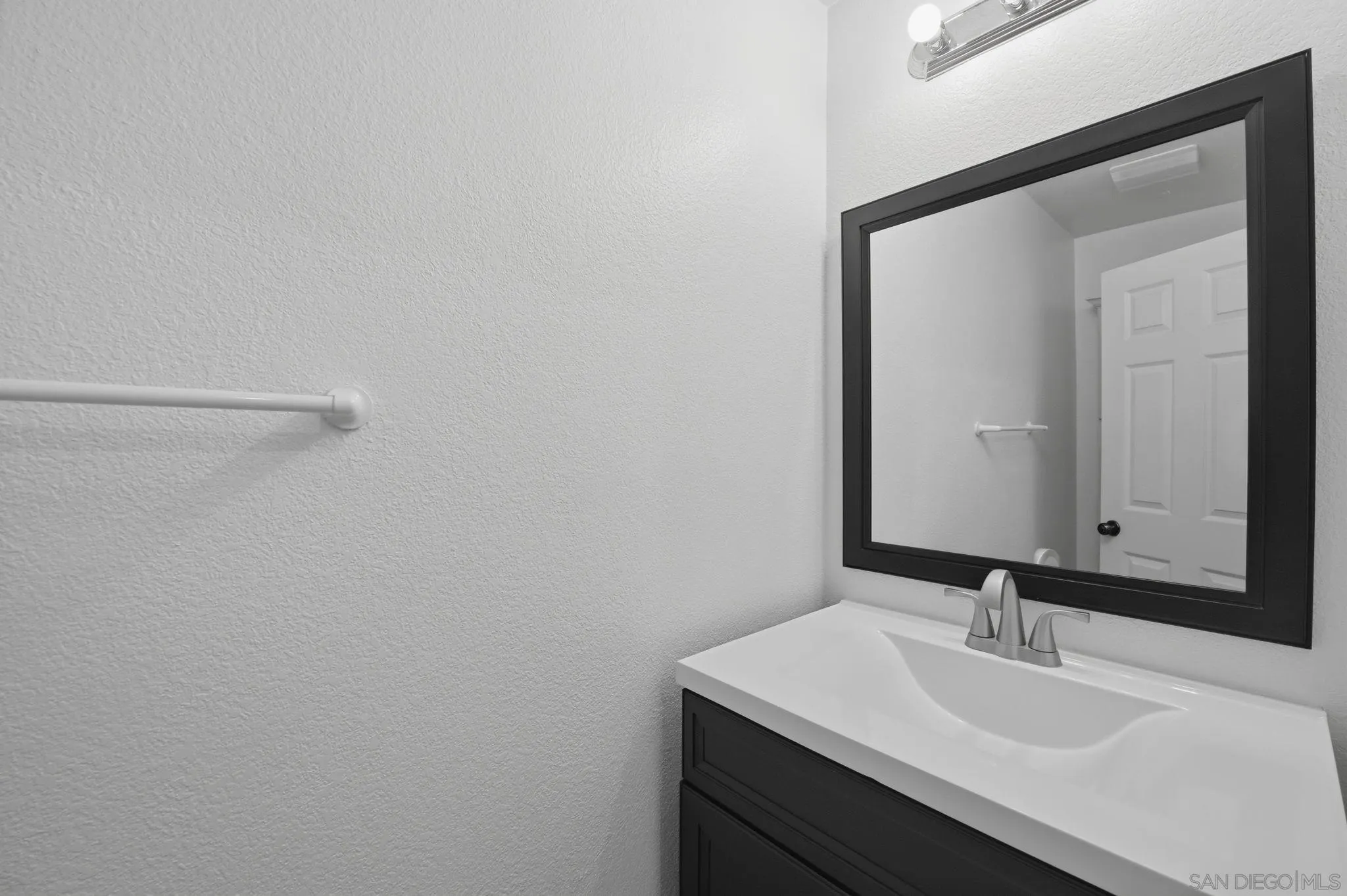 Photo #8: 260013510 Listing: Photo #8