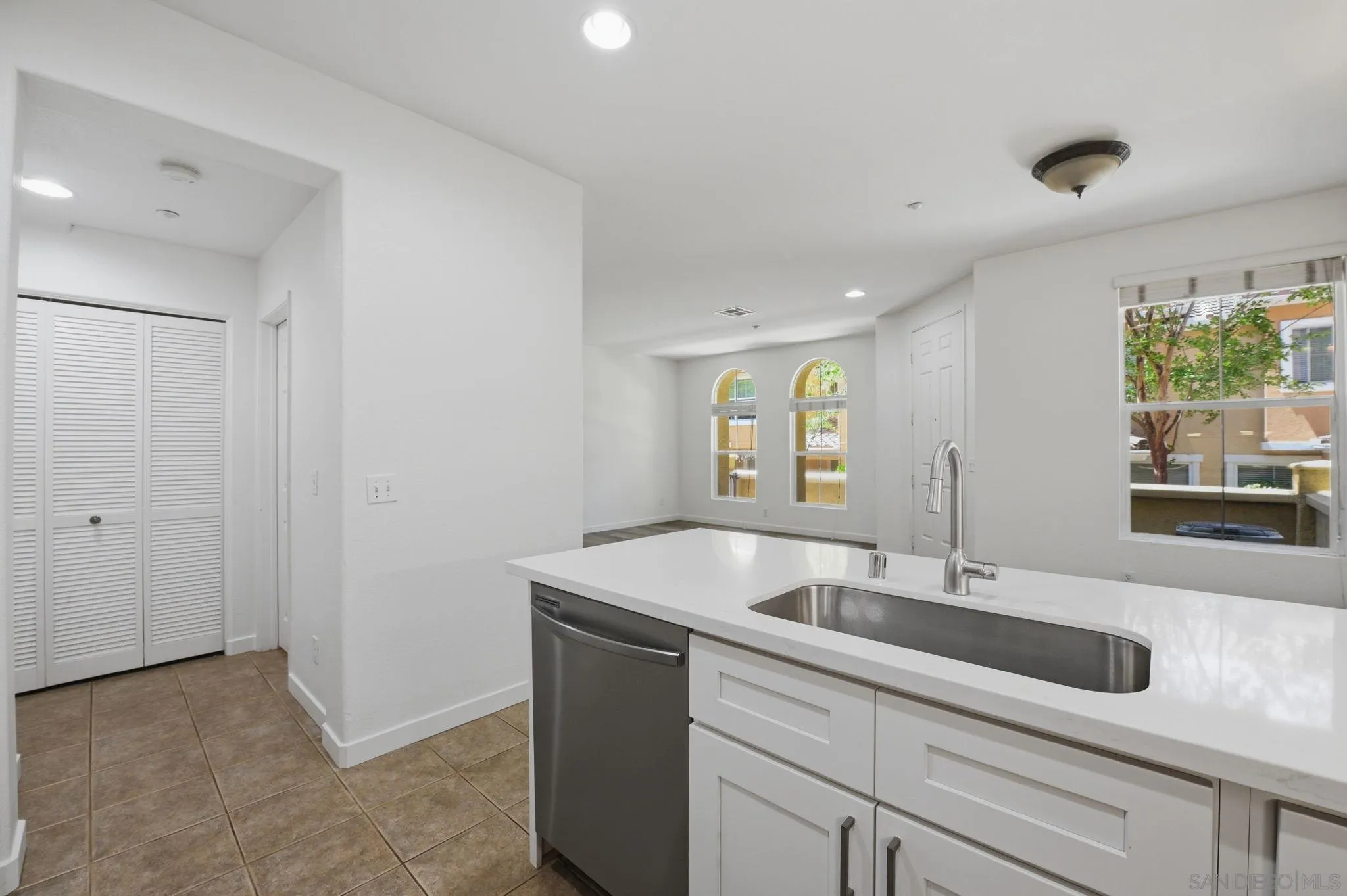 Photo #7: 260013510 Listing: Photo #7