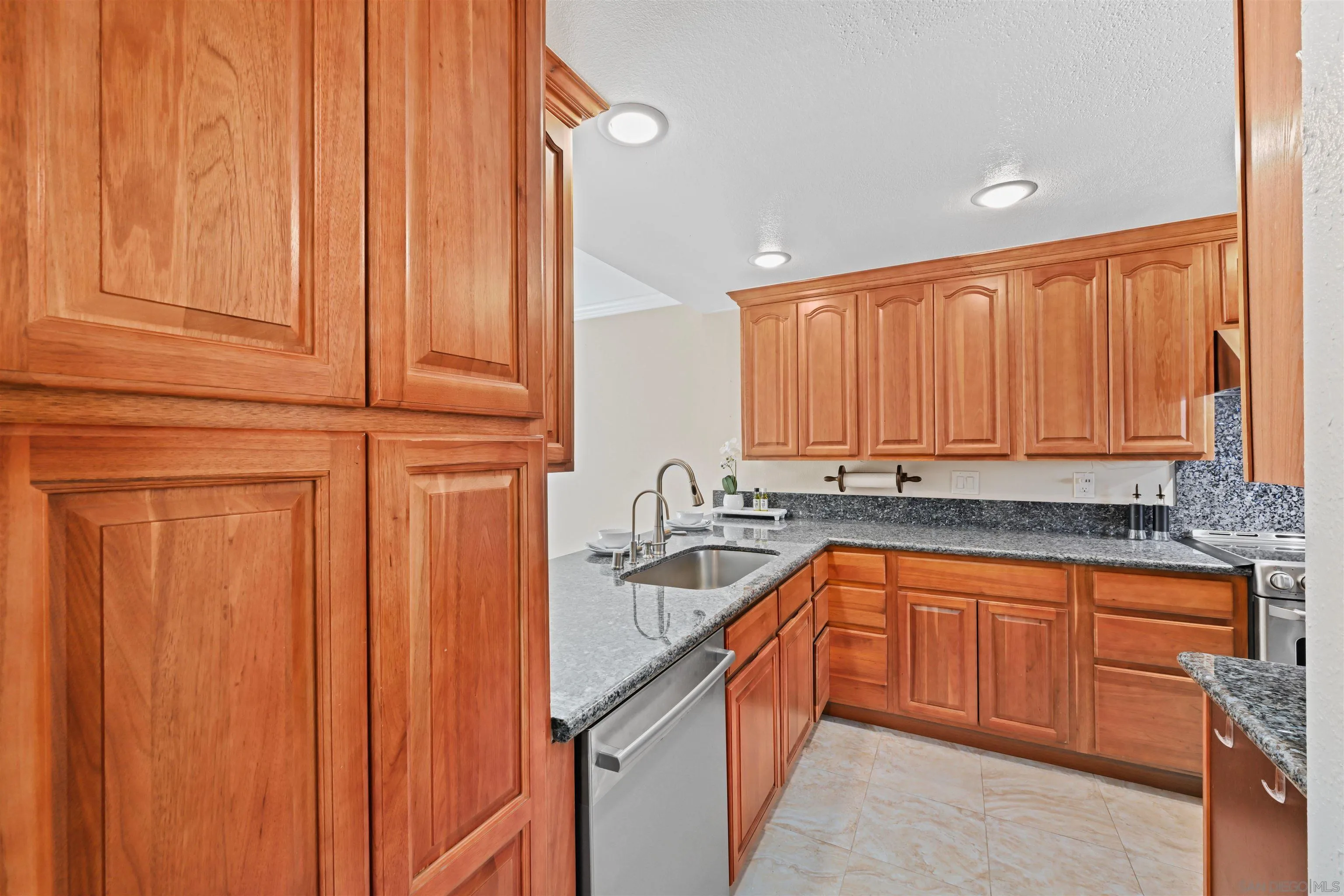 Photo #12: 260013511 Listing: Photo #12