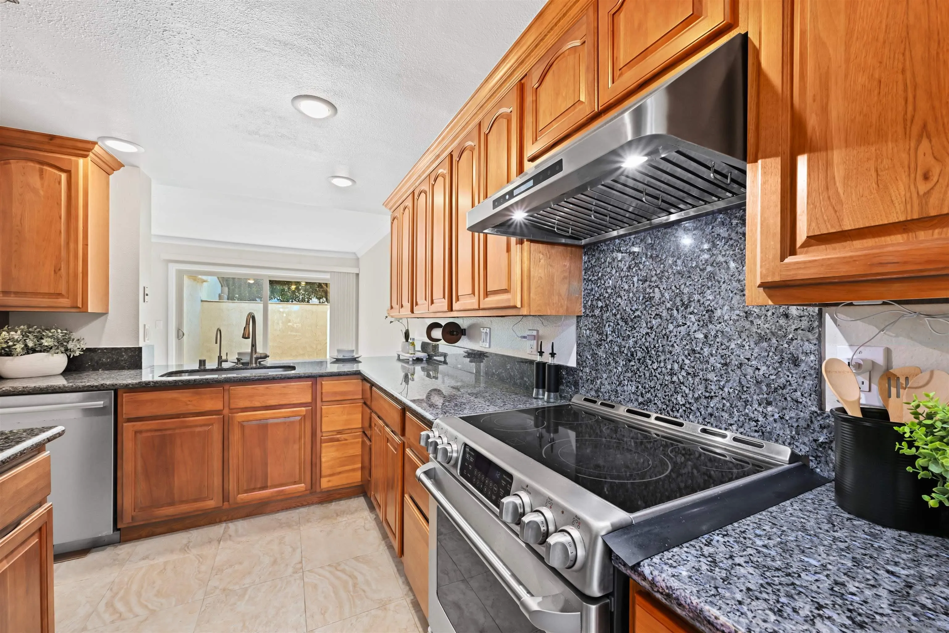 Photo #15: 260013511 Listing: Photo #15