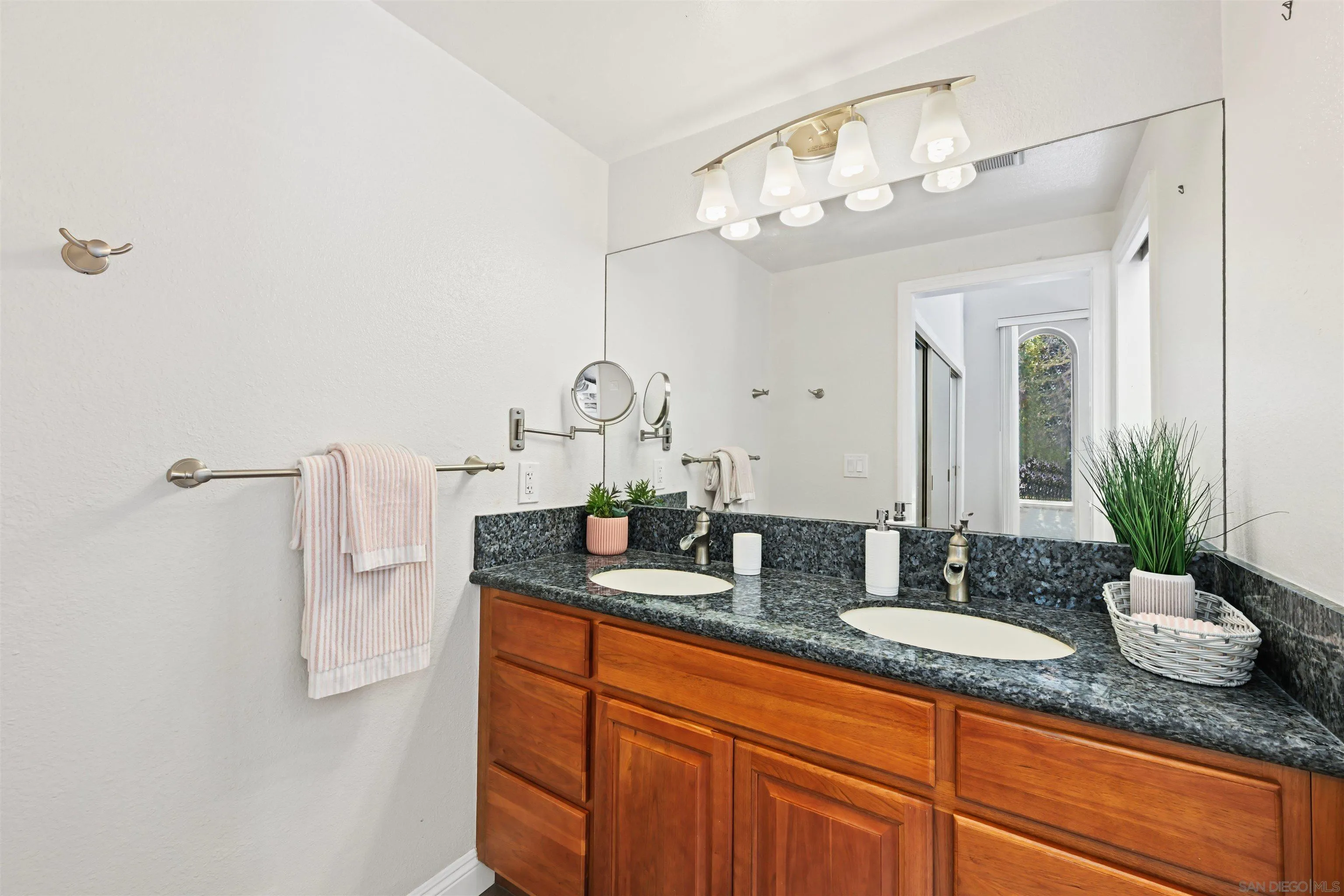 Photo #21: 260013511 Listing: Photo #21