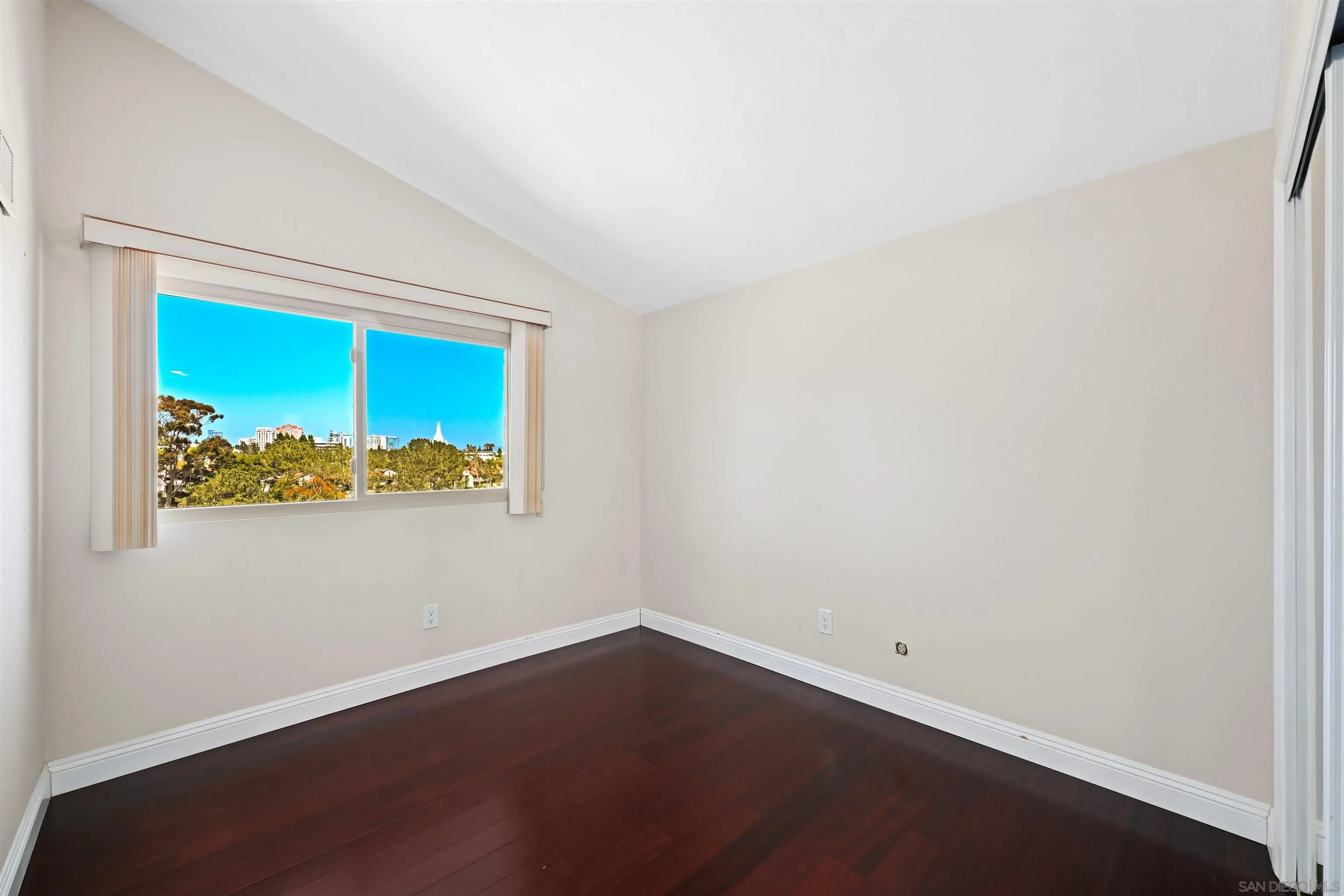 Photo #26: 260013511 Listing: Photo #26