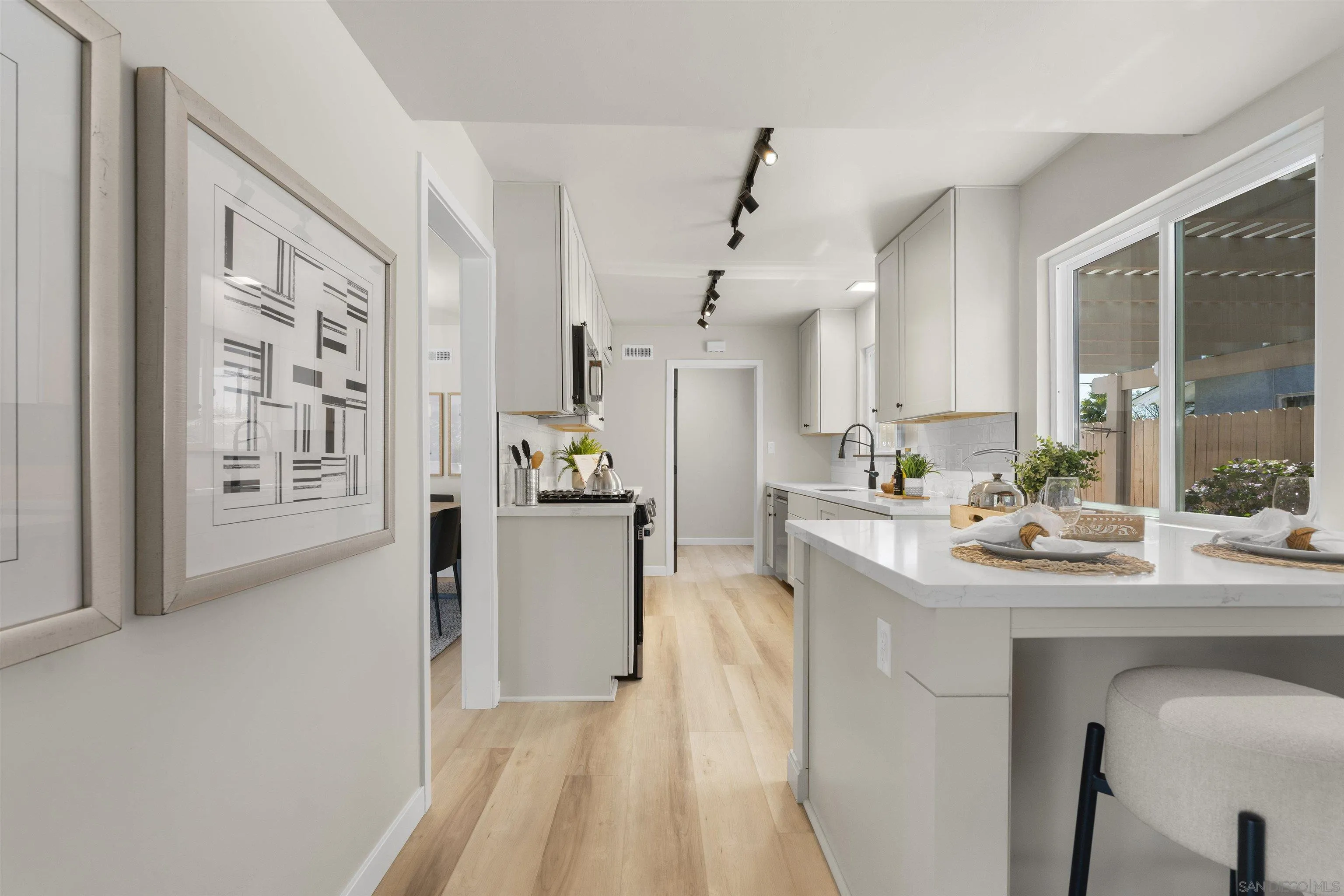 https://cdn.realtyfeed.com/cdn/127/260013512/14ac2ab0b4e95378bd62eaa315e9264f.webp