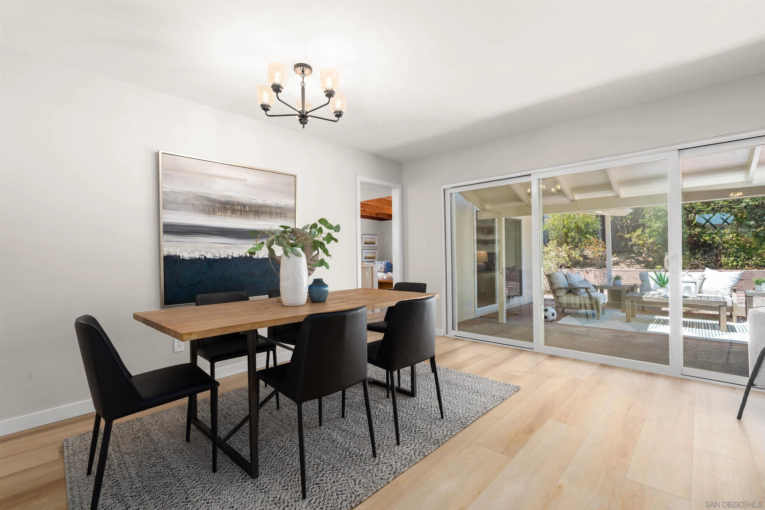 https://cdn.realtyfeed.com/cdn/127/260013512/199dc7e5727e37ca56c401483cd942af.webp
