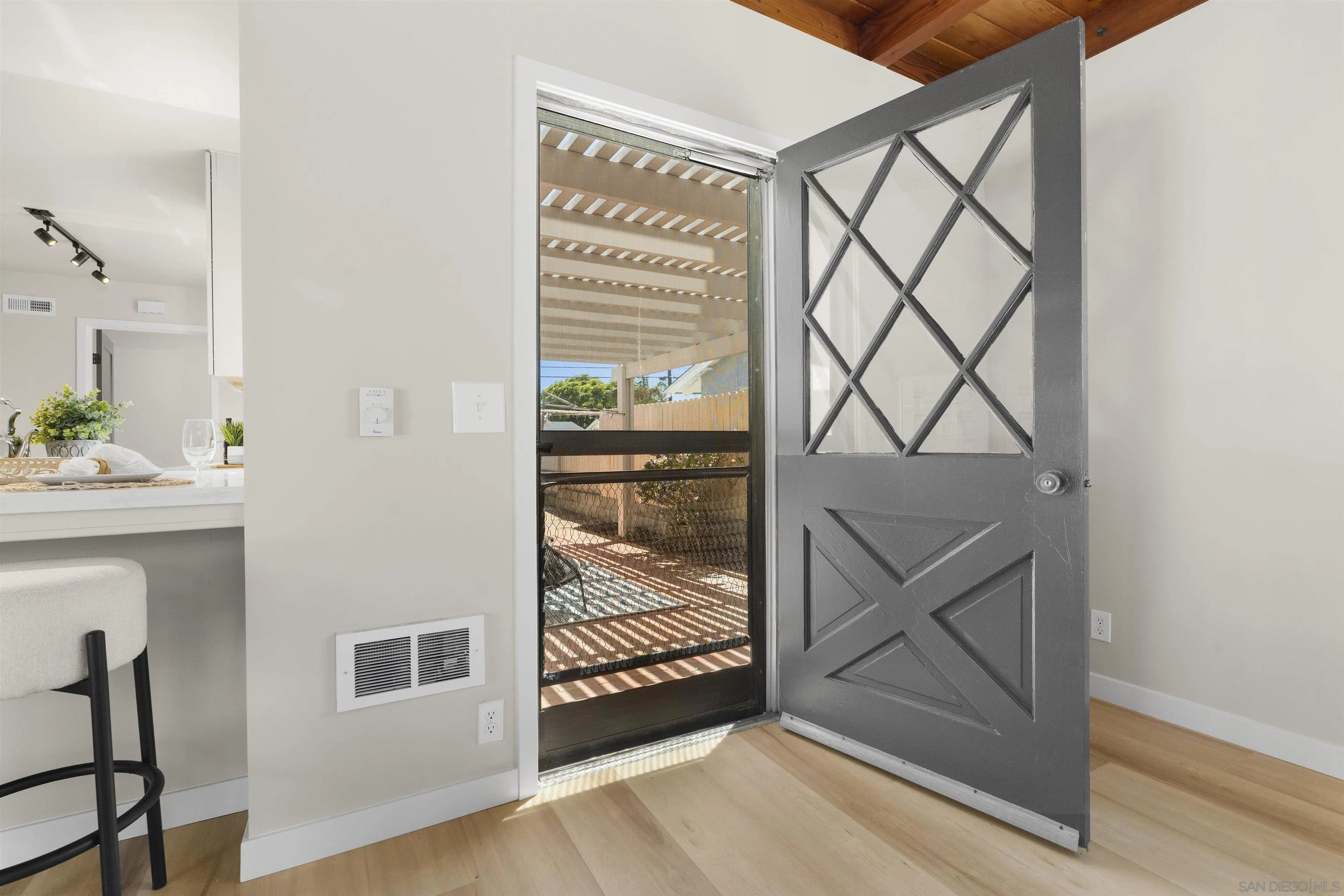 https://cdn.realtyfeed.com/cdn/127/260013512/20316b485a4f6e78d1d1368c9ffd90d3.webp