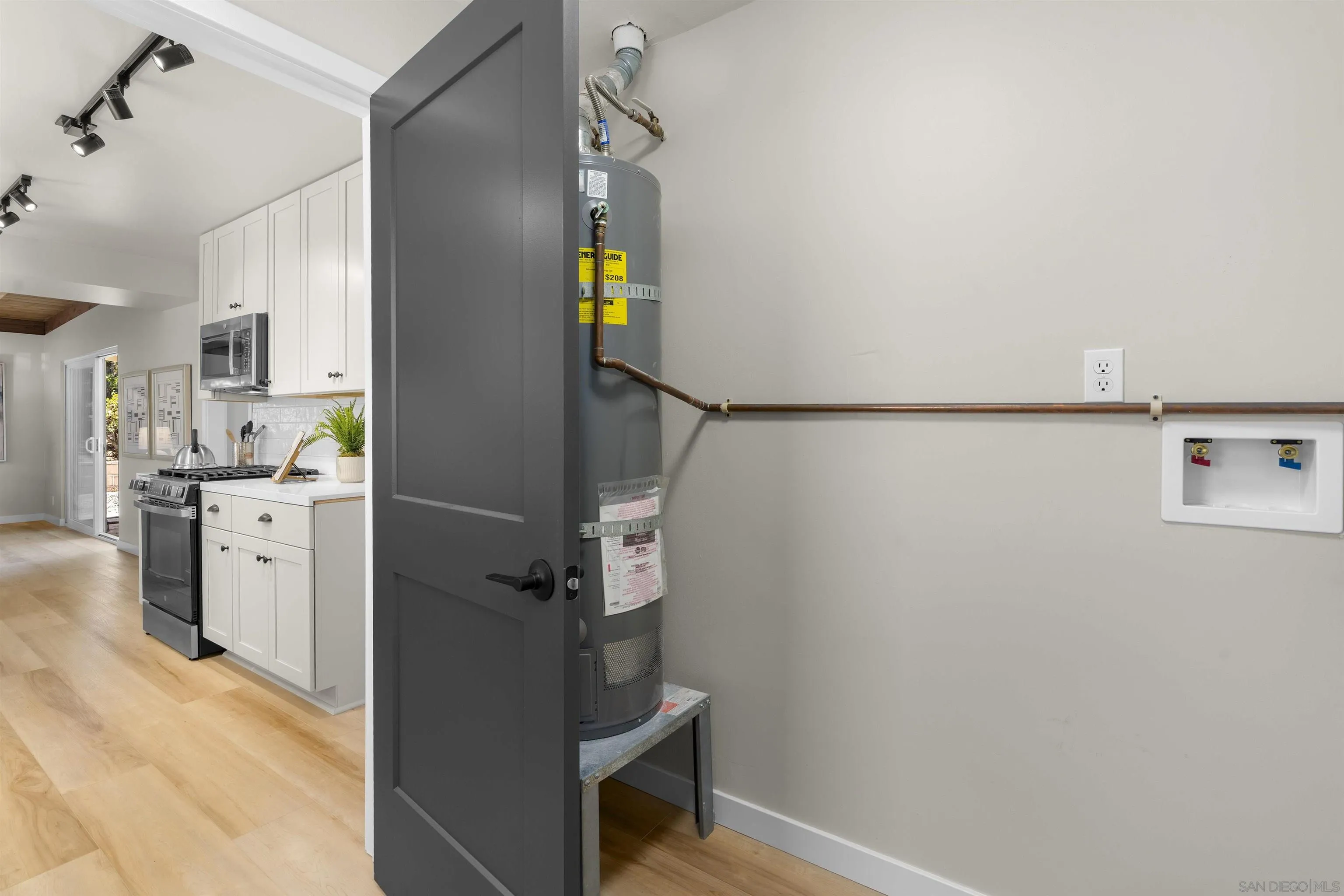 https://cdn.realtyfeed.com/cdn/127/260013512/7a29eb2b5062784c10d1ee3738471b6e.webp