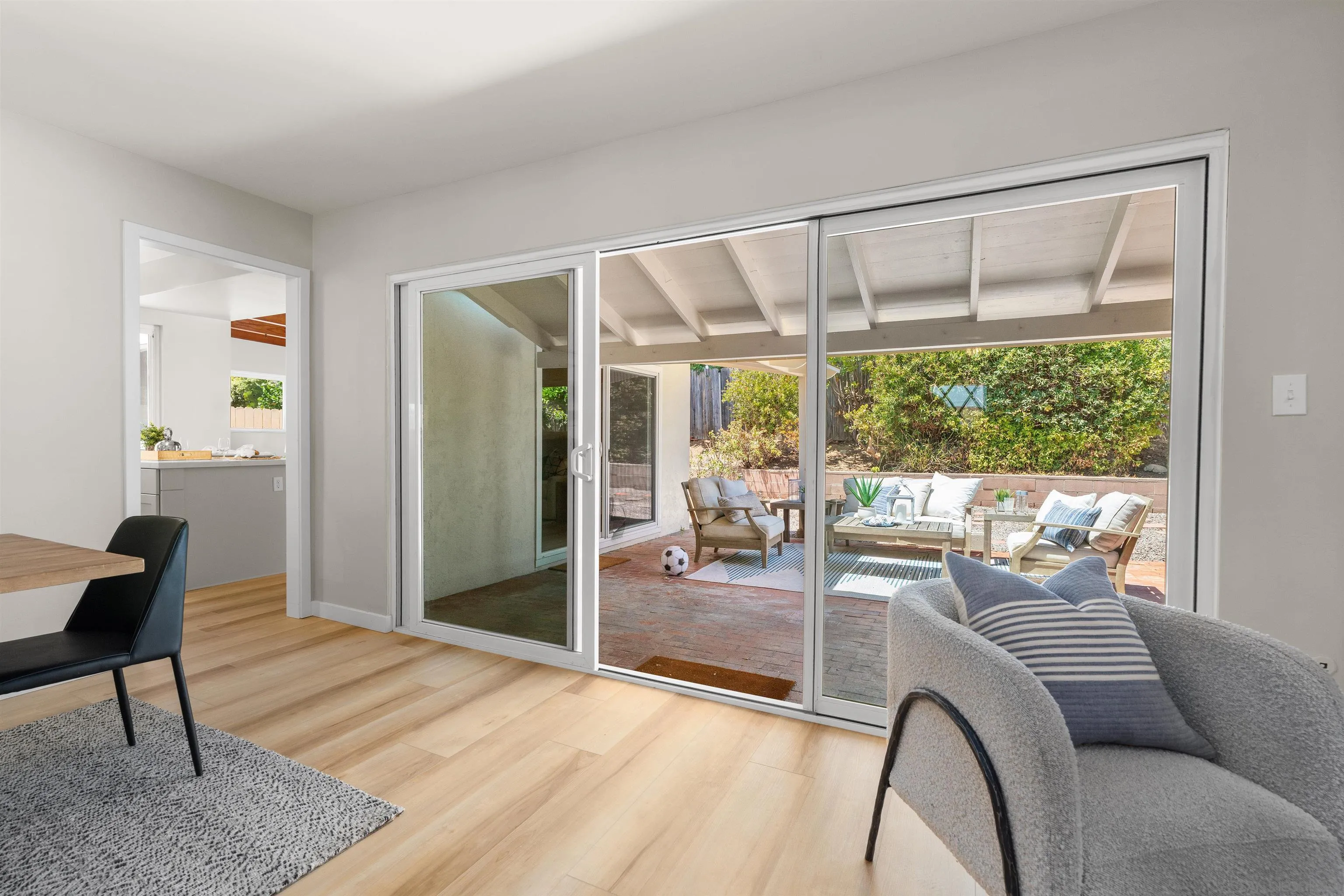 https://cdn.realtyfeed.com/cdn/127/260013512/83f7100032633adbc72f5dca07c1cd9a.webp