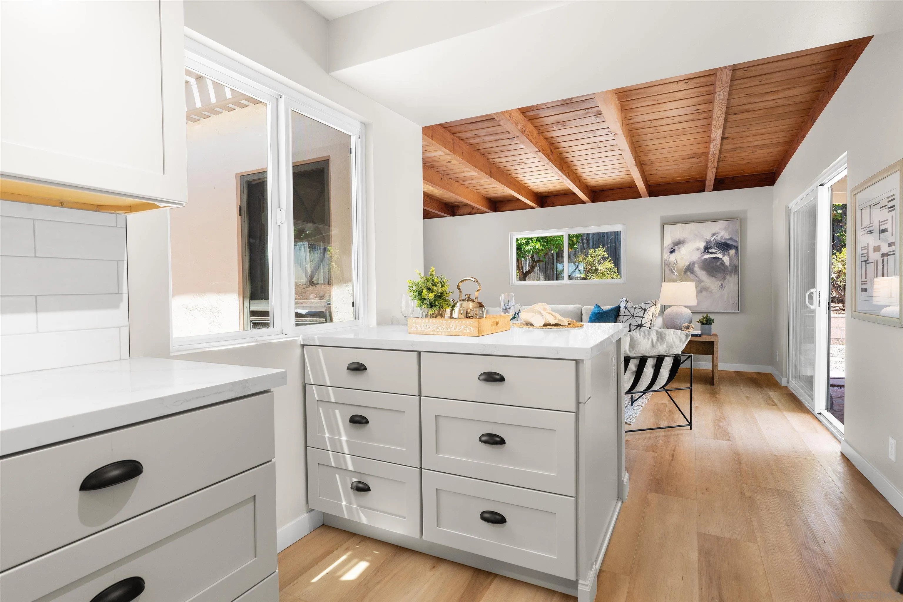 https://cdn.realtyfeed.com/cdn/127/260013512/9b940e0a46cfa0cbaabf21a478006813.webp