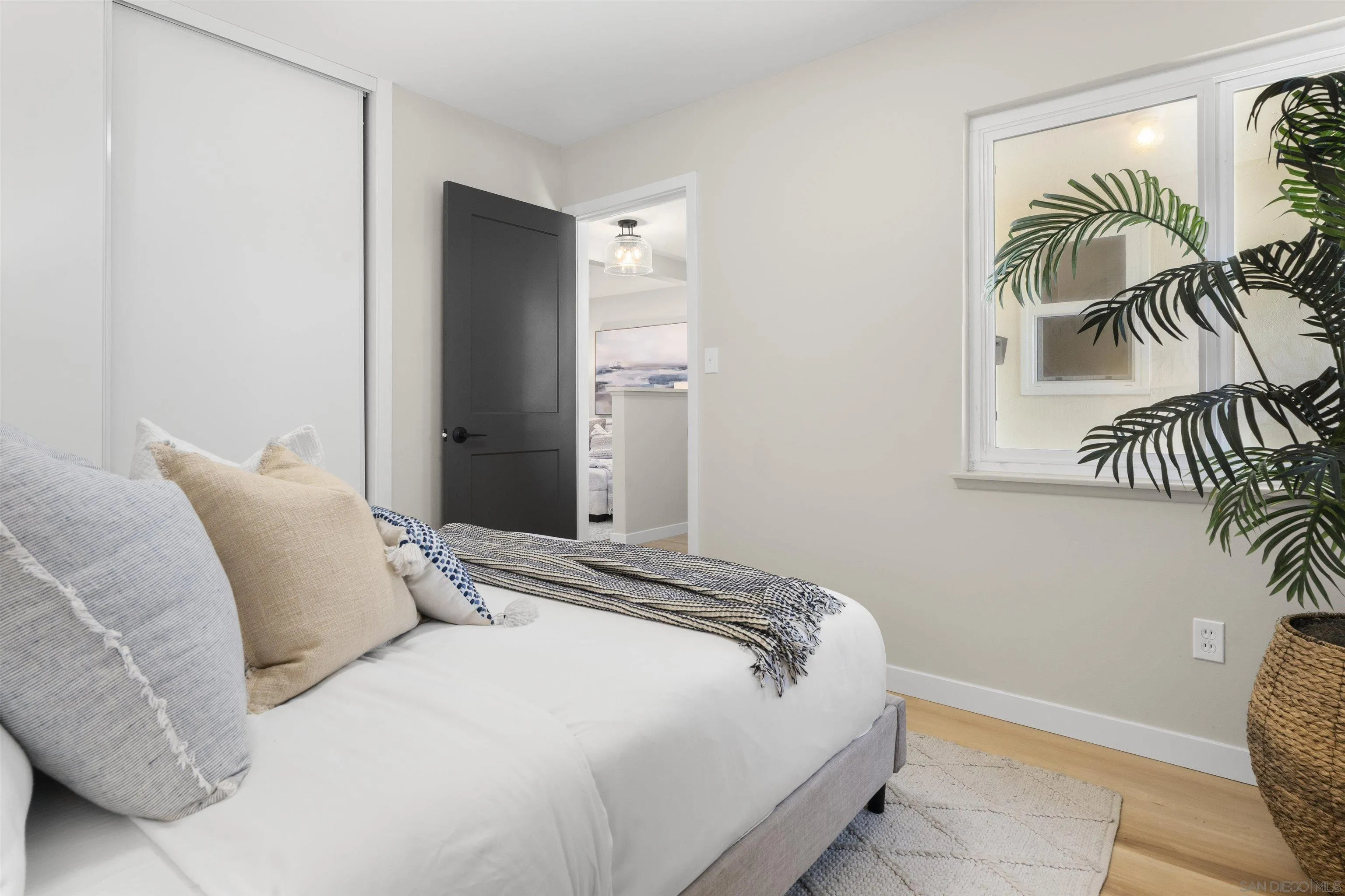 https://cdn.realtyfeed.com/cdn/127/260013512/b4600fdf3b3b3a159e54aae6f9171886.webp