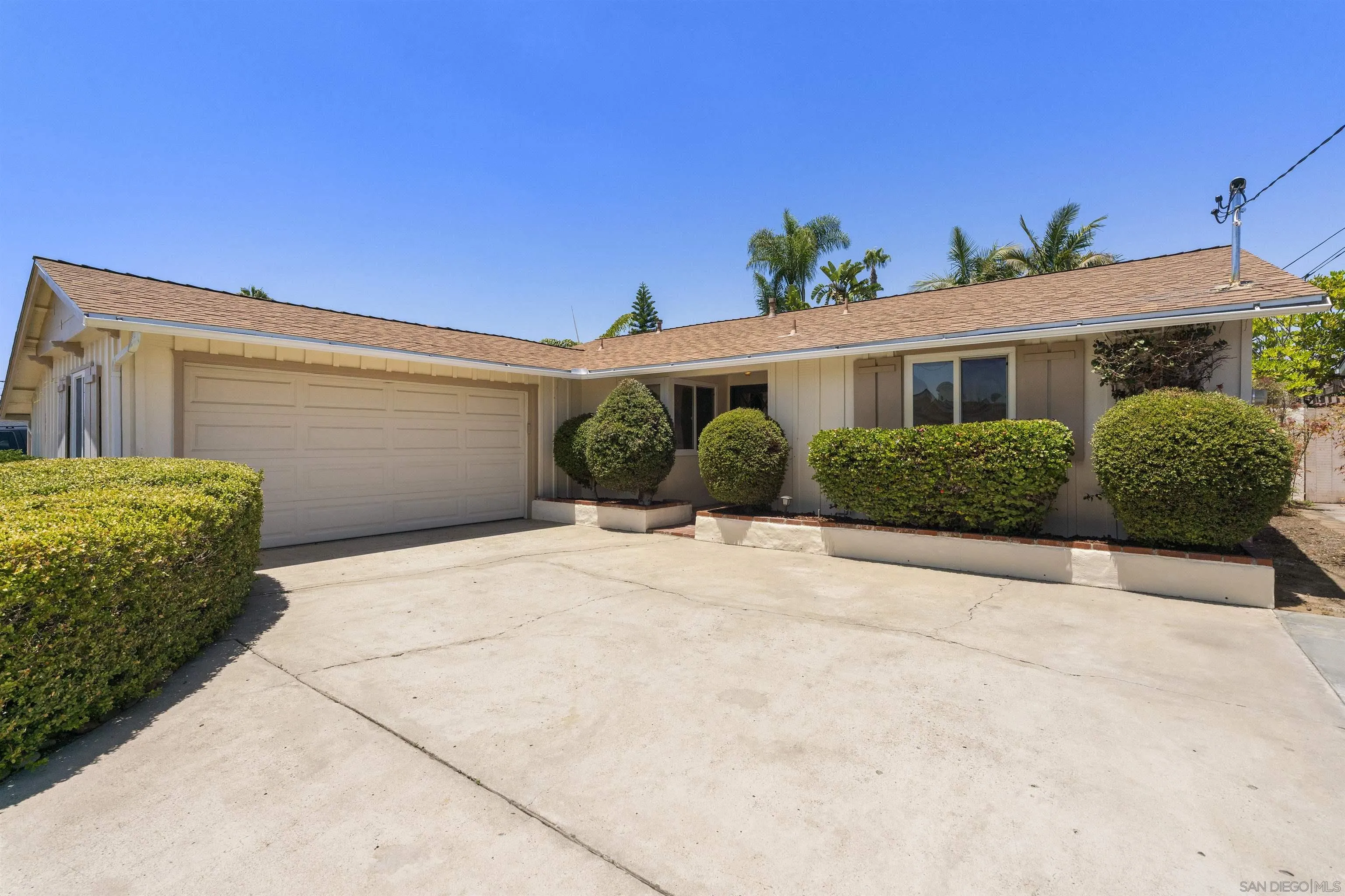 https://cdn.realtyfeed.com/cdn/127/260013512/bf295d7455d3269970f330cd7aad5a32.webp
