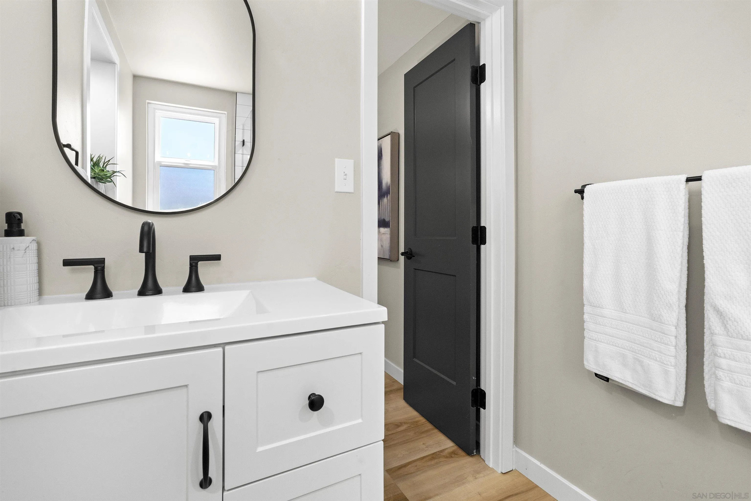 https://cdn.realtyfeed.com/cdn/127/260013512/c83f2f50796293ec39208f0b826eefa4.webp