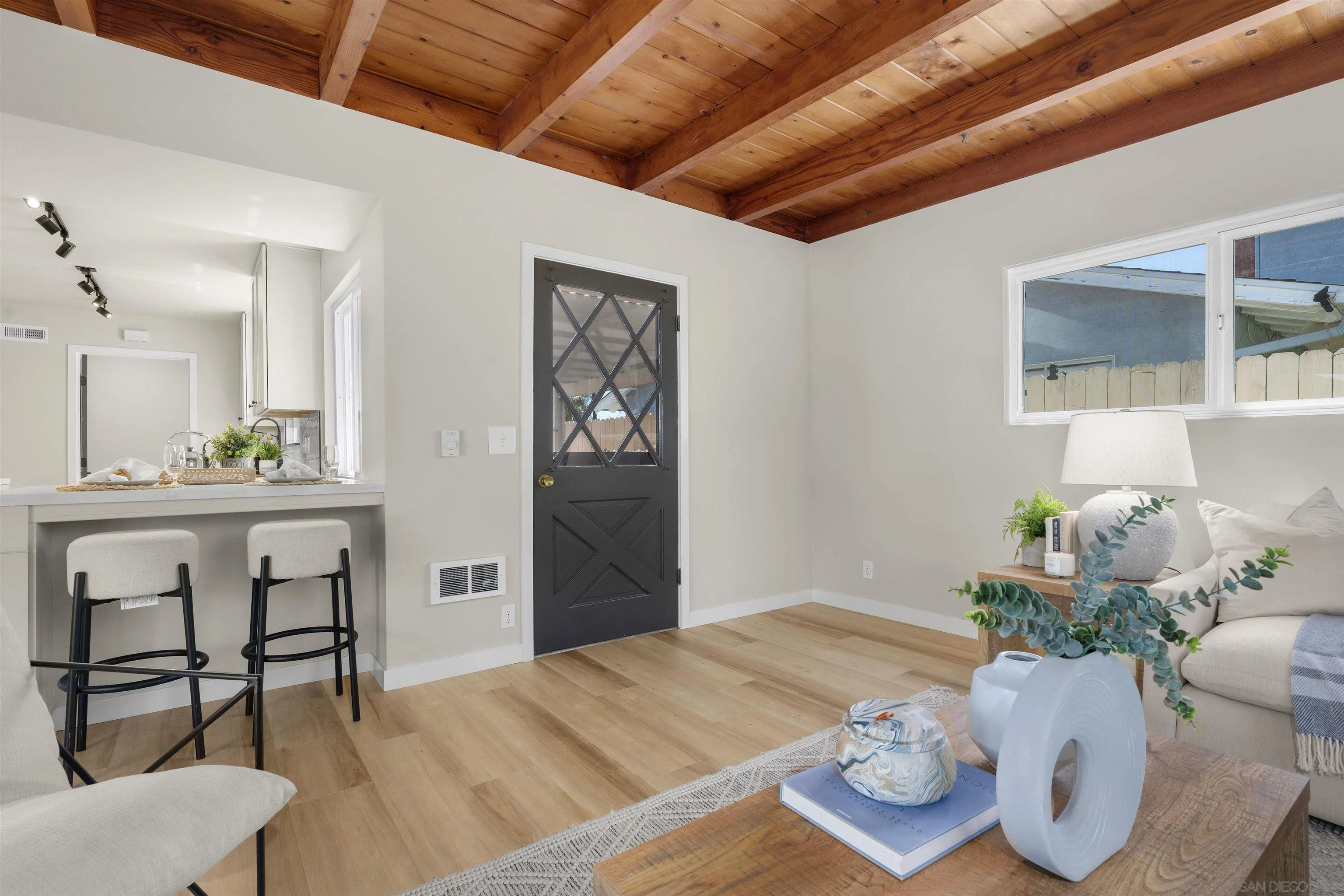 https://cdn.realtyfeed.com/cdn/127/260013512/cd4b004c6394e5f86861b6008a739a06.webp