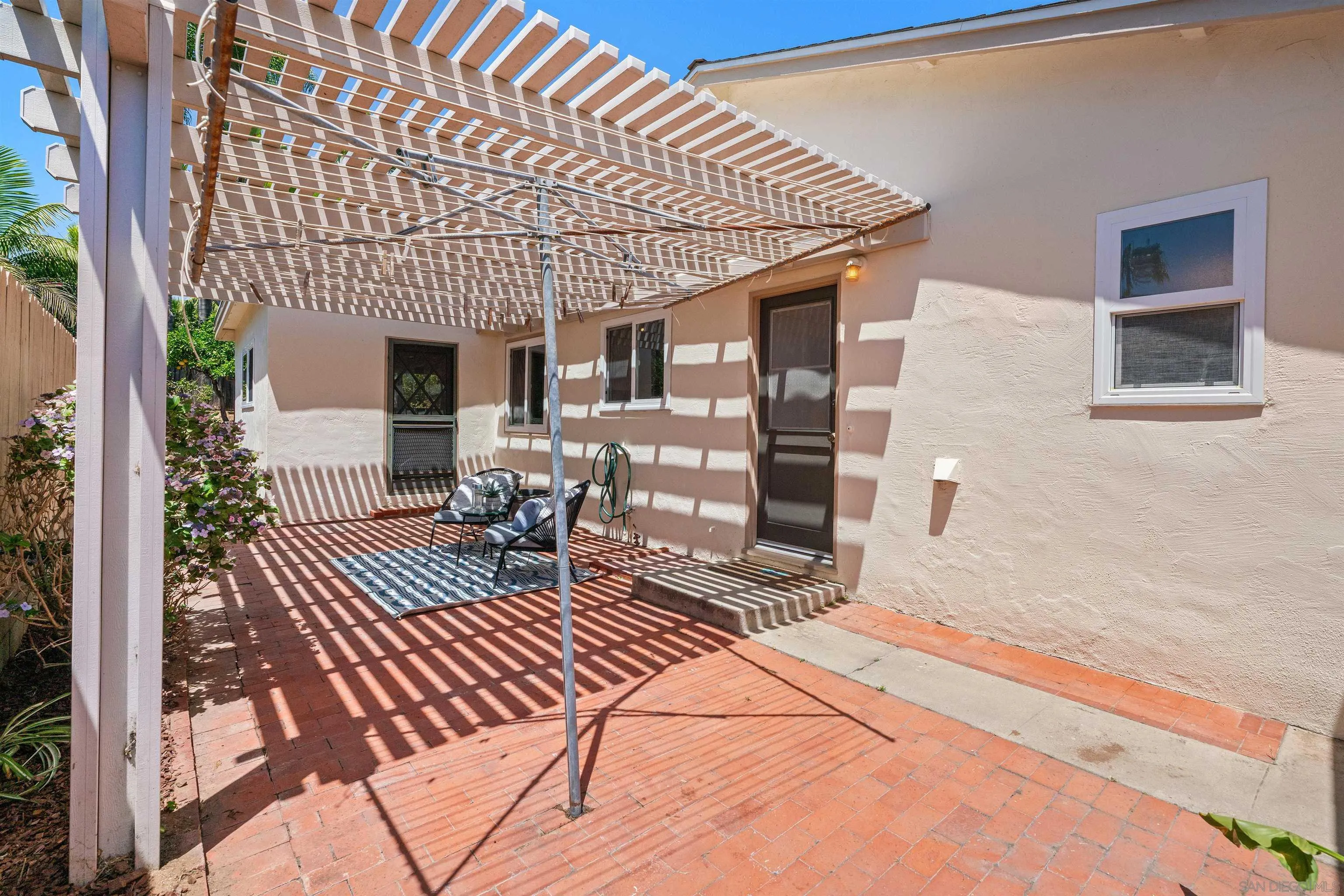 https://cdn.realtyfeed.com/cdn/127/260013512/d85e293074d86adbf6c8891aa86b275f.webp