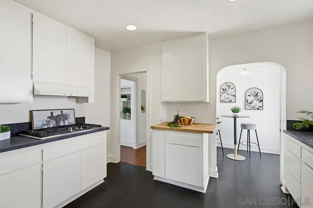 https://cdn.realtyfeed.com/cdn/127/260013514/40a24dc6dea69ef5c003c8accf16fd1f.webp