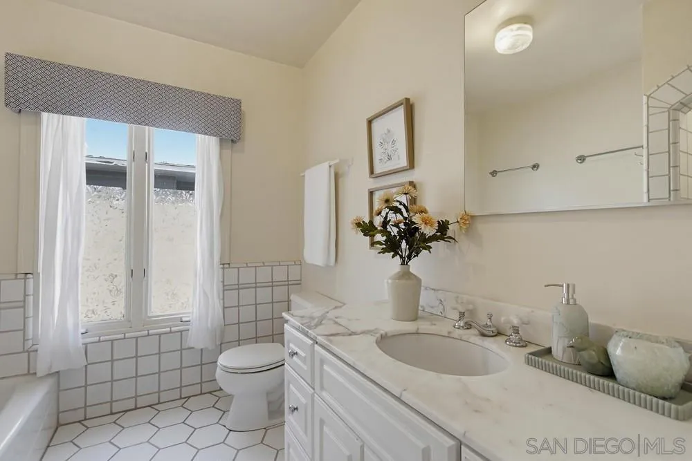 https://cdn.realtyfeed.com/cdn/127/260013514/45a4cce47ce1870427e91ffe886ca1e5.webp