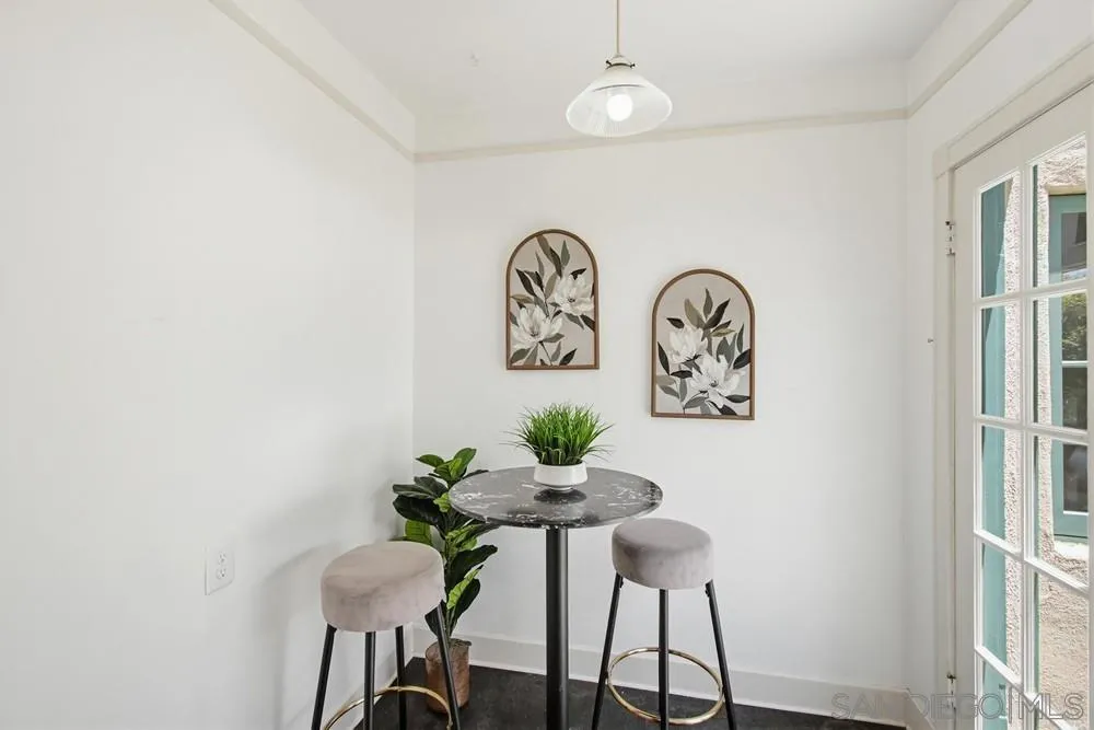 https://cdn.realtyfeed.com/cdn/127/260013514/60f55d0d3b18a9c1e841f08d41e4c6bd.webp