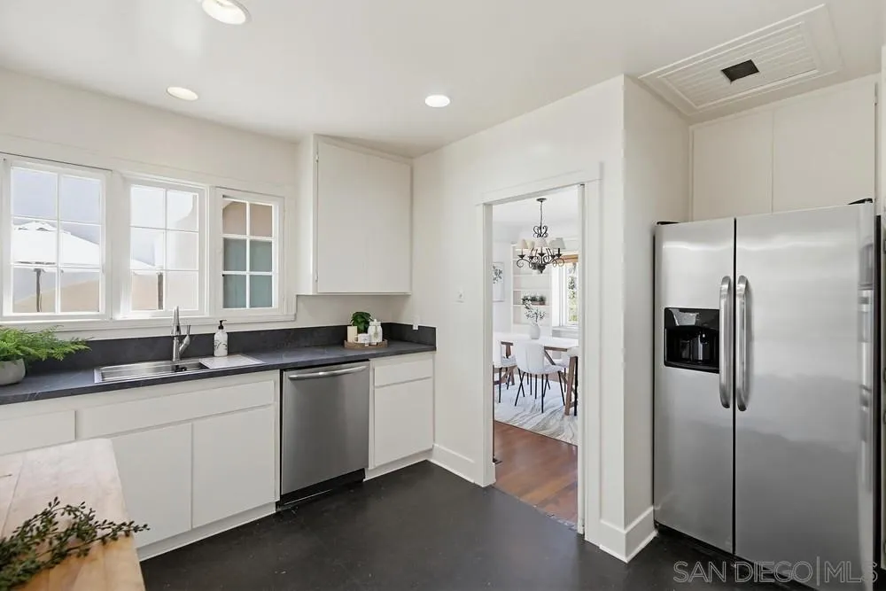 https://cdn.realtyfeed.com/cdn/127/260013514/ba2595b318928459fe2e4fd58837d96b.webp