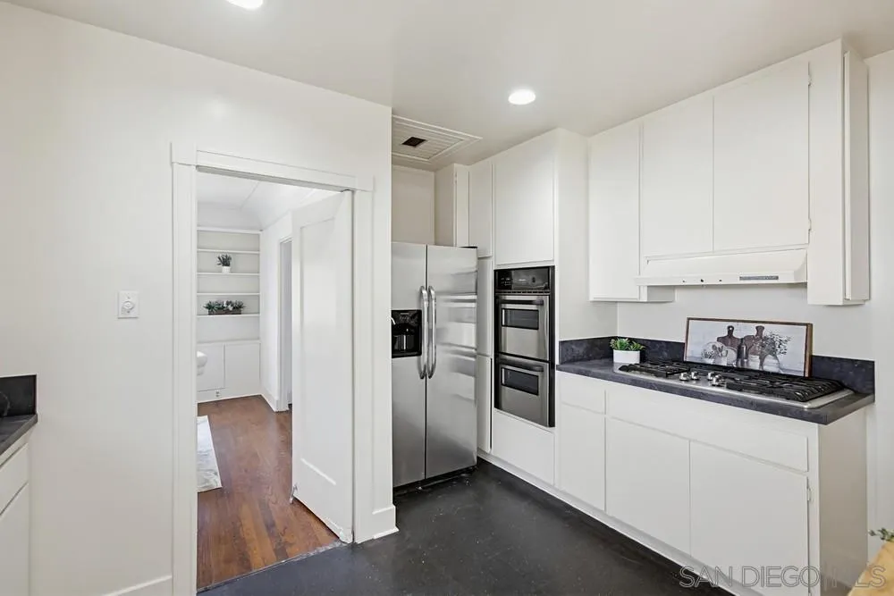 https://cdn.realtyfeed.com/cdn/127/260013514/cfb2de9a8380f104955a9bca2ec65059.webp